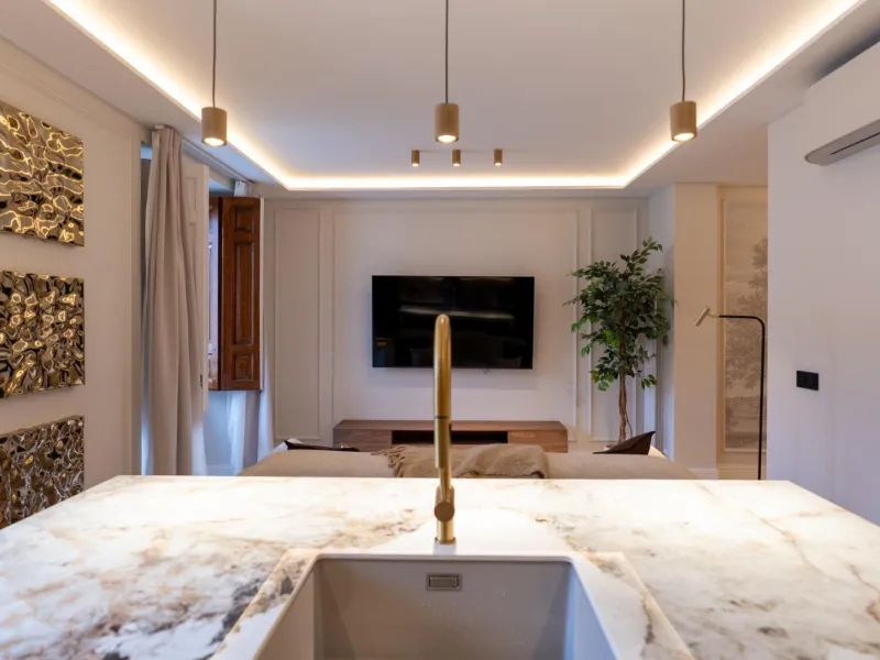 RENOVATED 3-BEDROOM APARTMENT IN UNIVERSIDAD – MALASAÑA | EXTERIOR, 5TH FLOOR