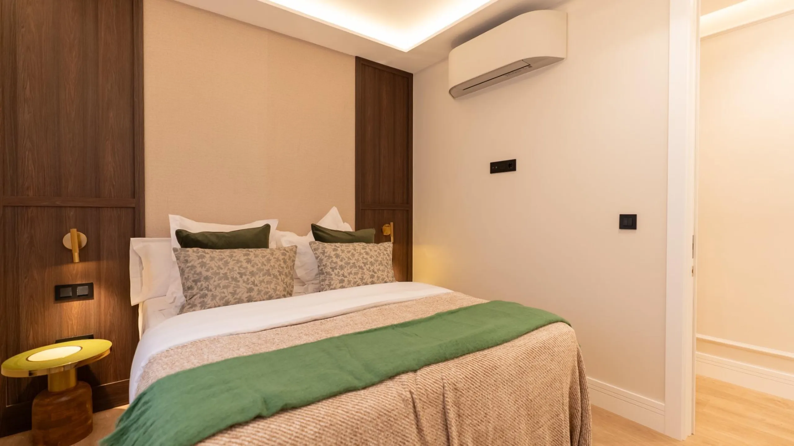 RENOVATED 3-BEDROOM APARTMENT IN UNIVERSIDAD – MALASAÑA | EXTERIOR, 5TH FLOOR