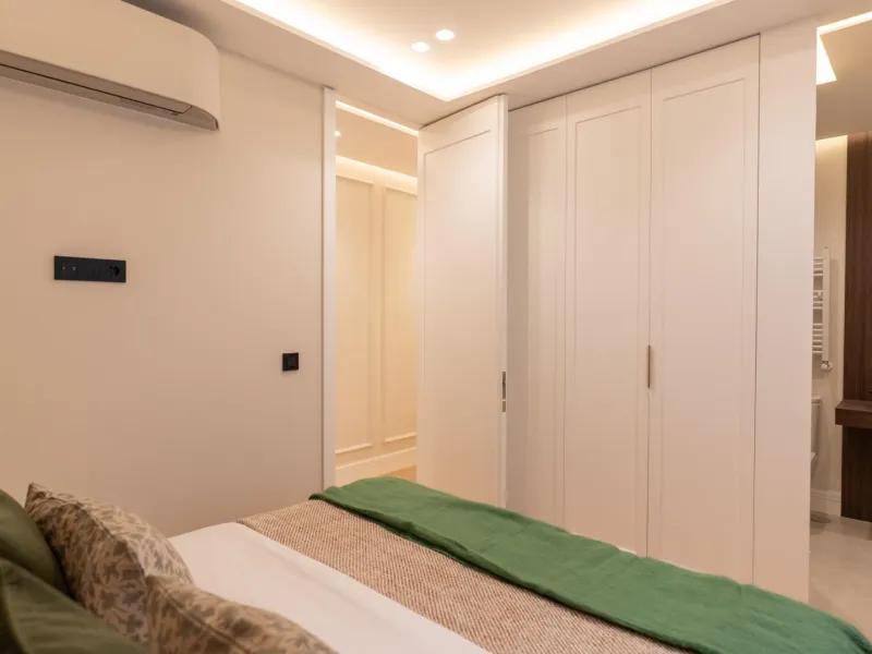 RENOVATED 3-BEDROOM APARTMENT IN UNIVERSIDAD – MALASAÑA | EXTERIOR, 5TH FLOOR