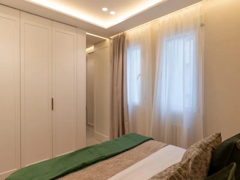 RENOVATED 3-BEDROOM APARTMENT IN UNIVERSIDAD – MALASAÑA | EXTERIOR, 5TH FLOOR