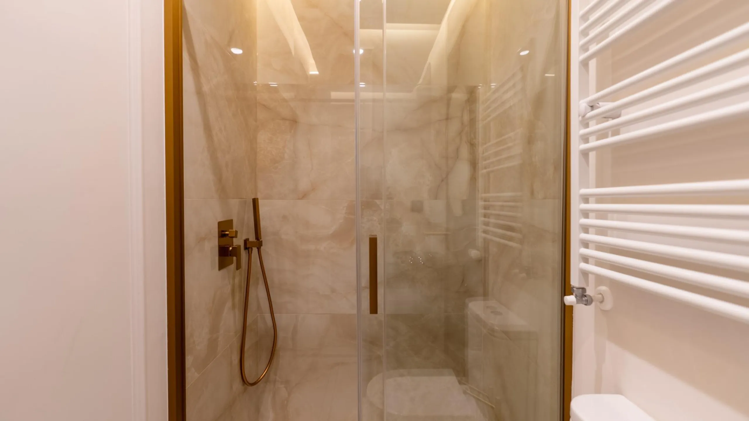 RENOVATED 3-BEDROOM APARTMENT IN UNIVERSIDAD – MALASAÑA | EXTERIOR, 5TH FLOOR