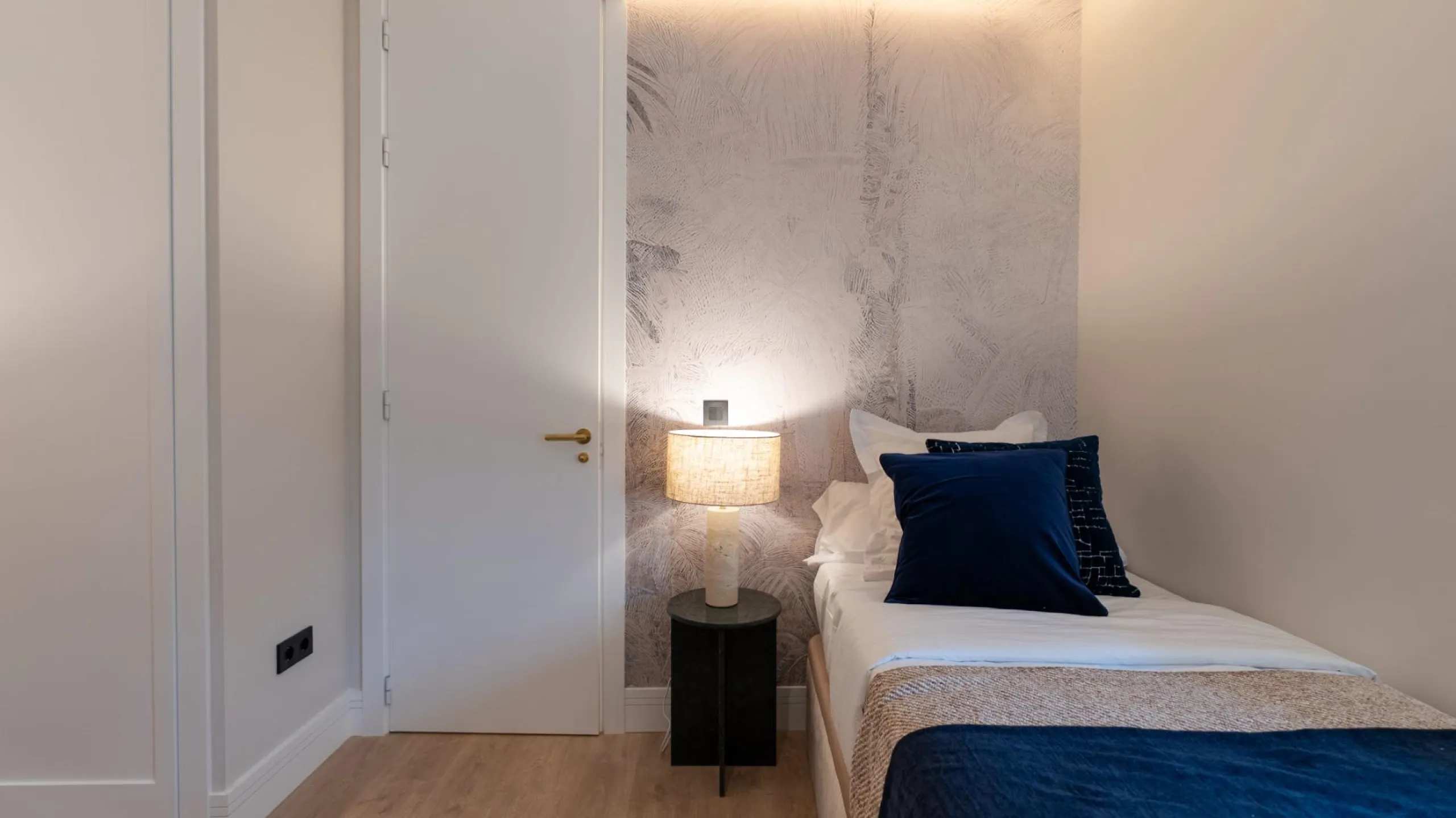 RENOVATED 3-BEDROOM APARTMENT IN UNIVERSIDAD – MALASAÑA | EXTERIOR, 5TH FLOOR