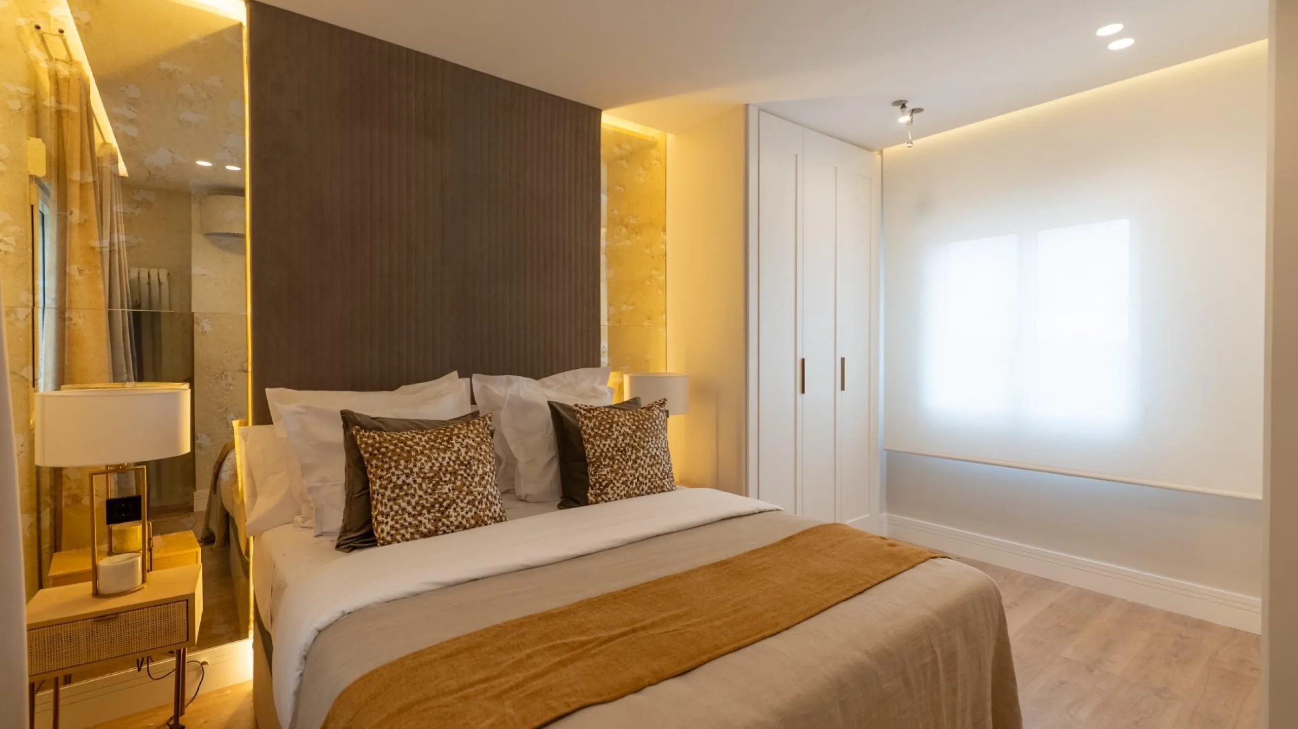 RENOVATED 3-BEDROOM APARTMENT IN UNIVERSIDAD – MALASAÑA | EXTERIOR, 5TH FLOOR