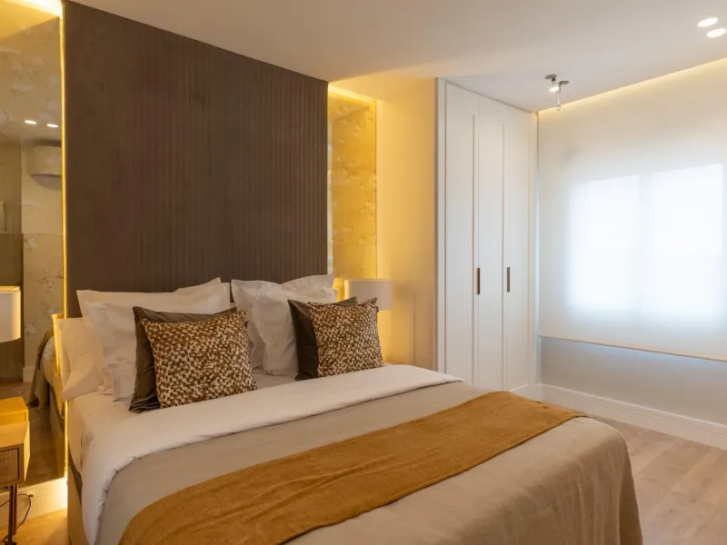 RENOVATED 3-BEDROOM APARTMENT IN UNIVERSIDAD – MALASAÑA | EXTERIOR, 5TH FLOOR