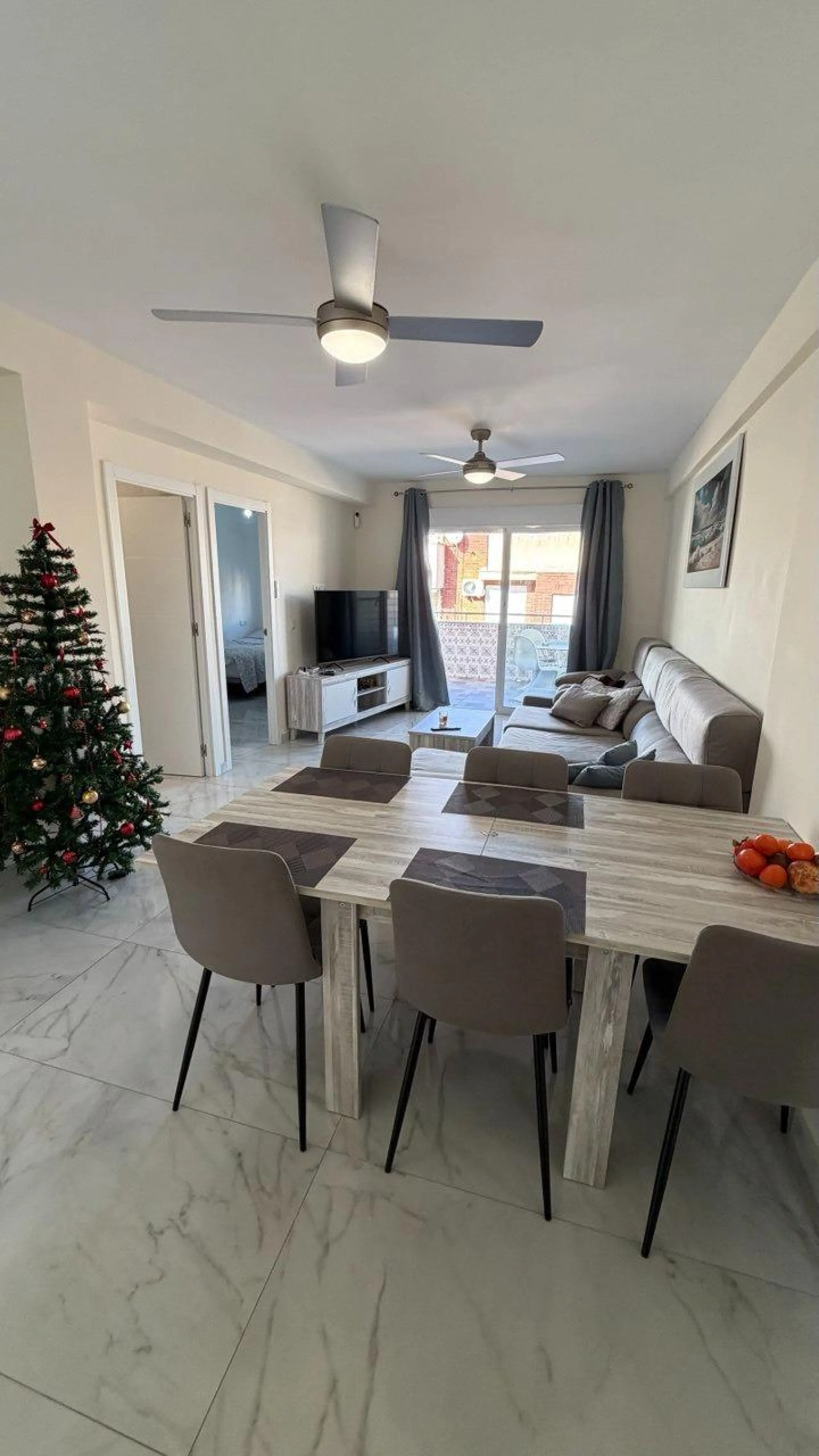 Stunning North-Facing Apartment in Torrevieja - Just 150m from the Sea
