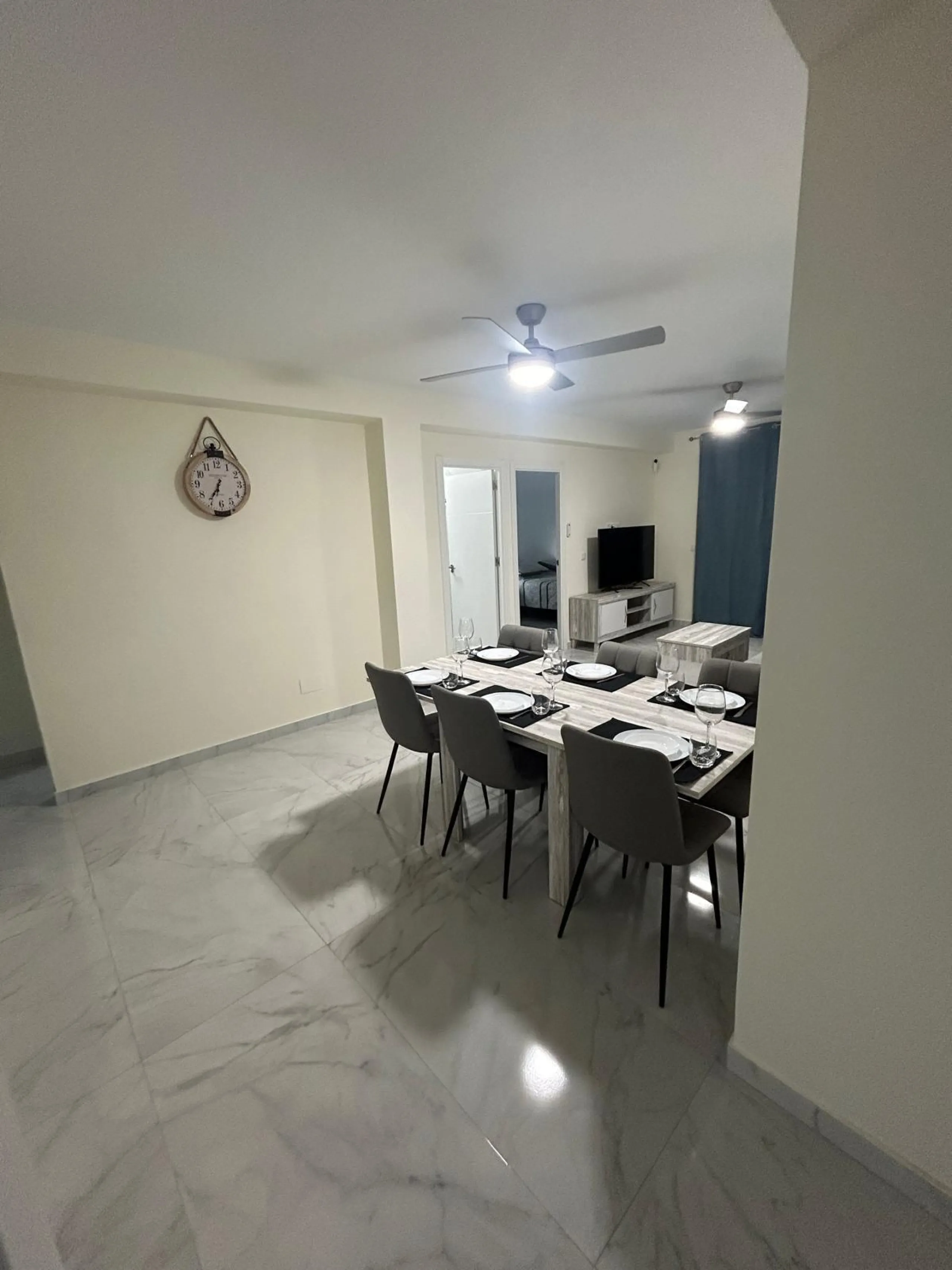 Stunning North-Facing Apartment in Torrevieja - Just 150m from the Sea