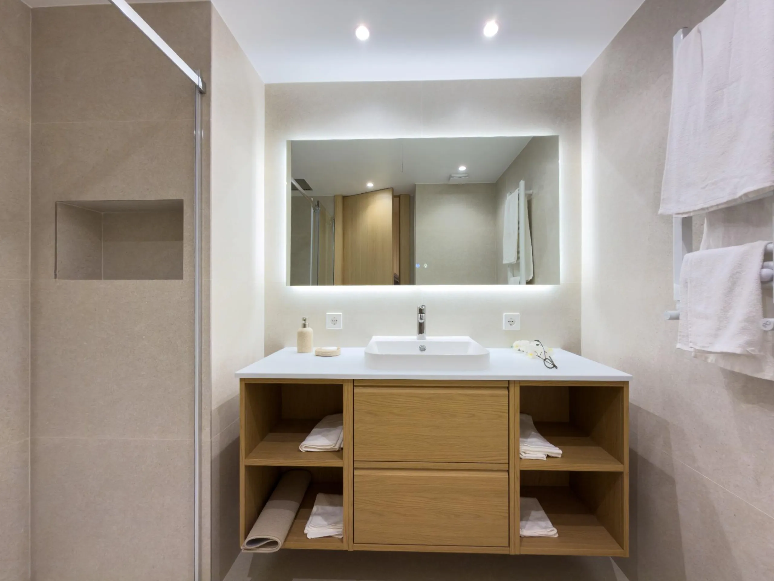 Exclusive Brand-New Designer Apartment with Terraces in Arturo Soria