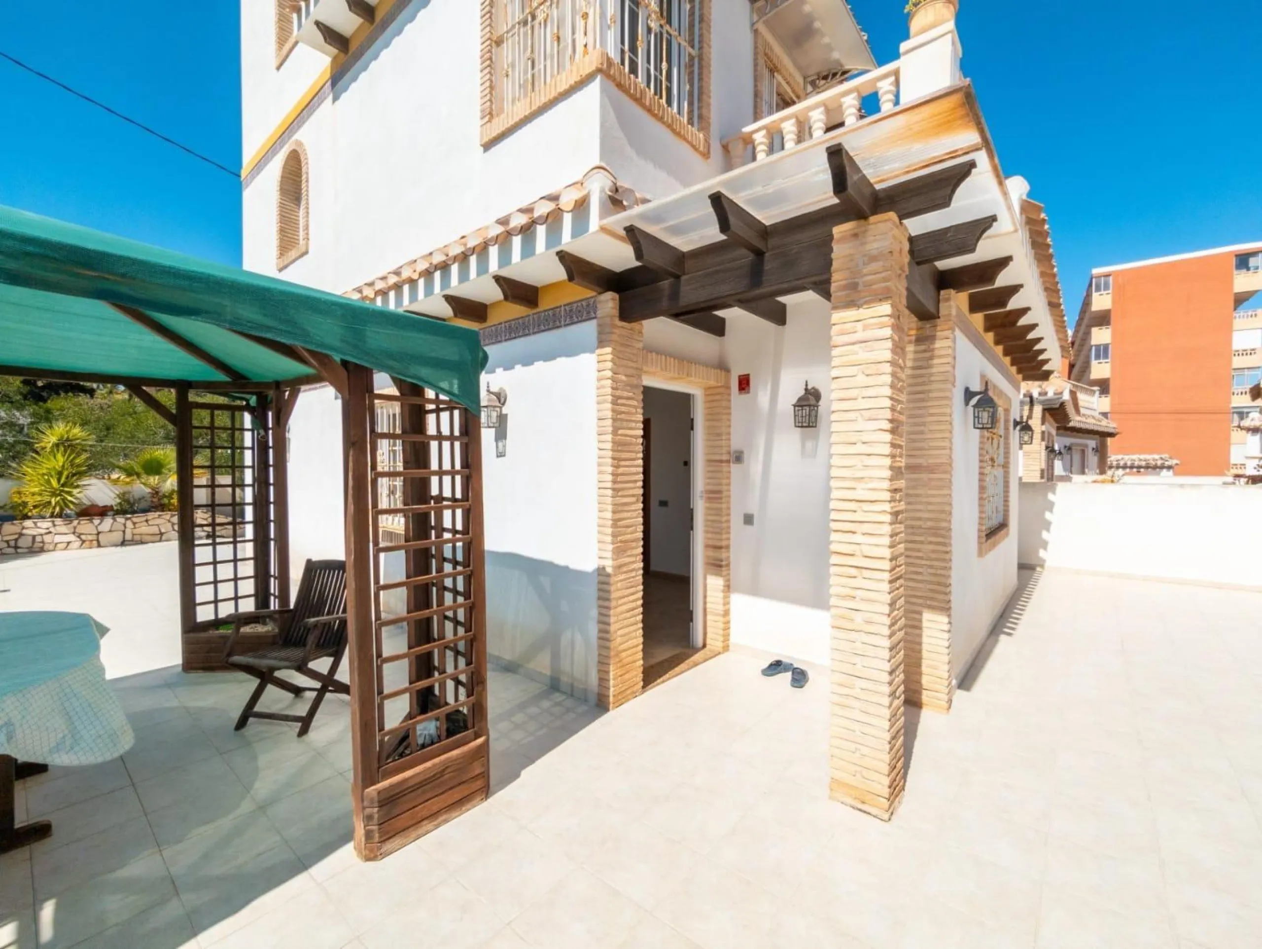 Two story detached villa in Torreblanca only 600 m to the sea