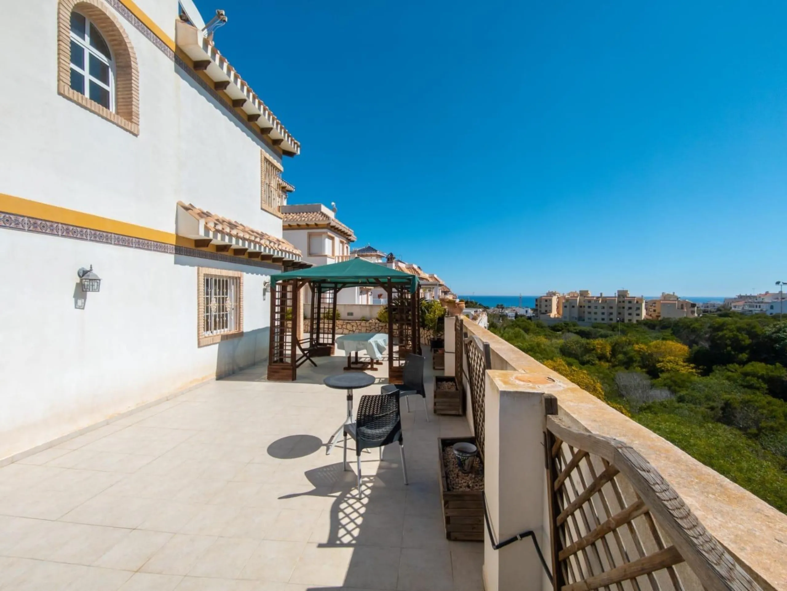 Two story detached villa in Torreblanca only 600 m to the sea