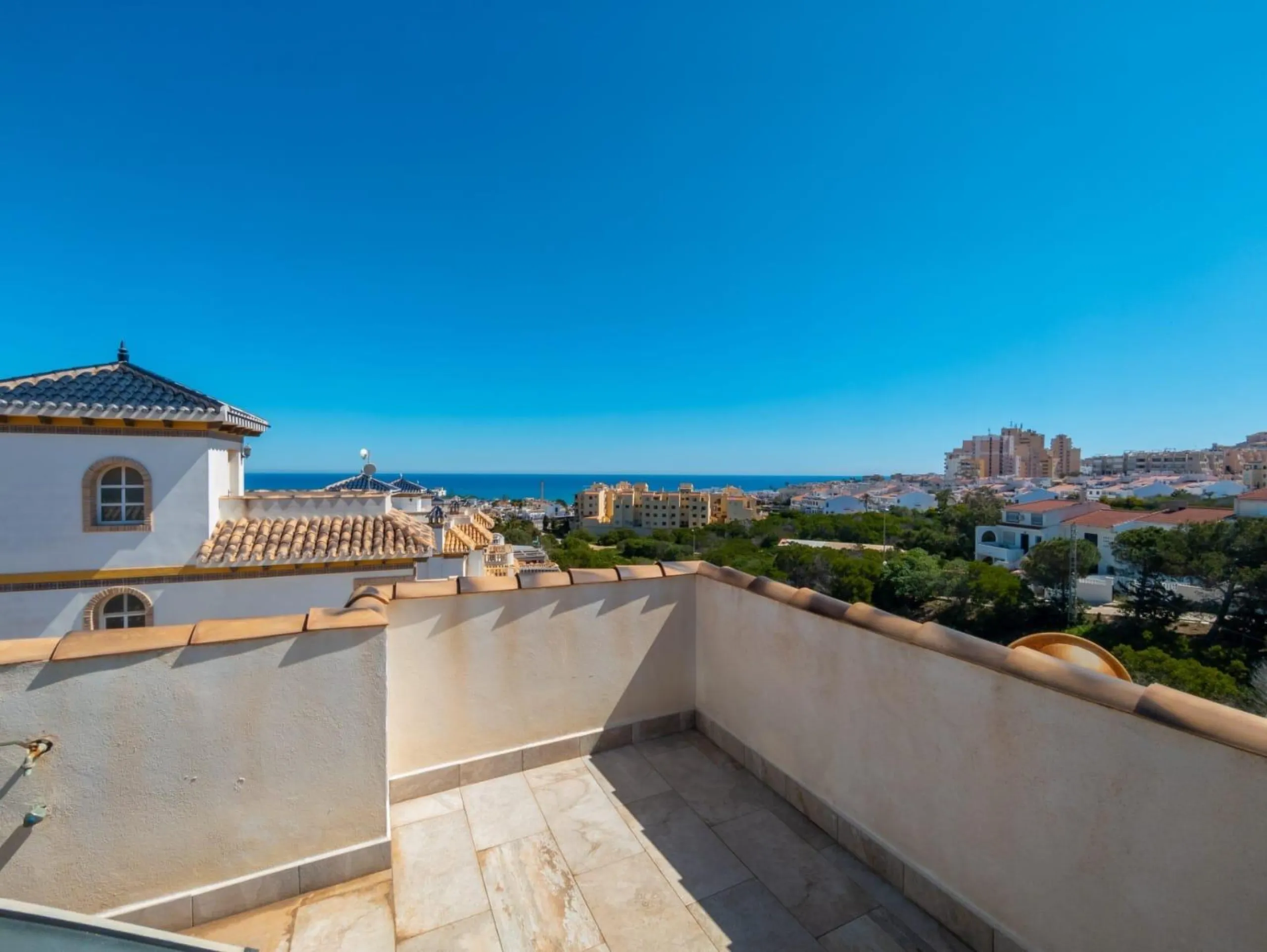 Two story detached villa in Torreblanca only 600 m to the sea