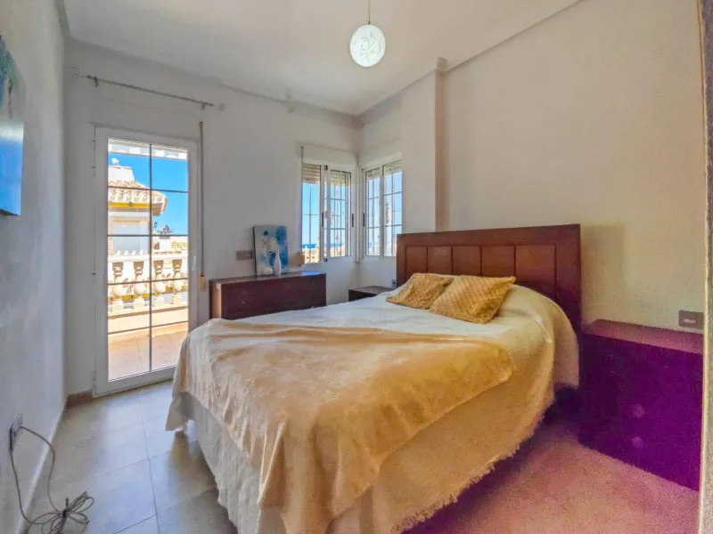 Two story detached villa in Torreblanca only 600 m to the sea
