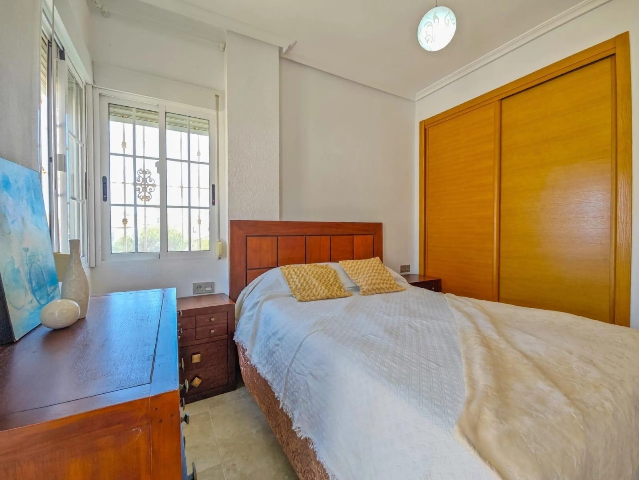 Two story detached villa in Torreblanca only 600 m to the sea