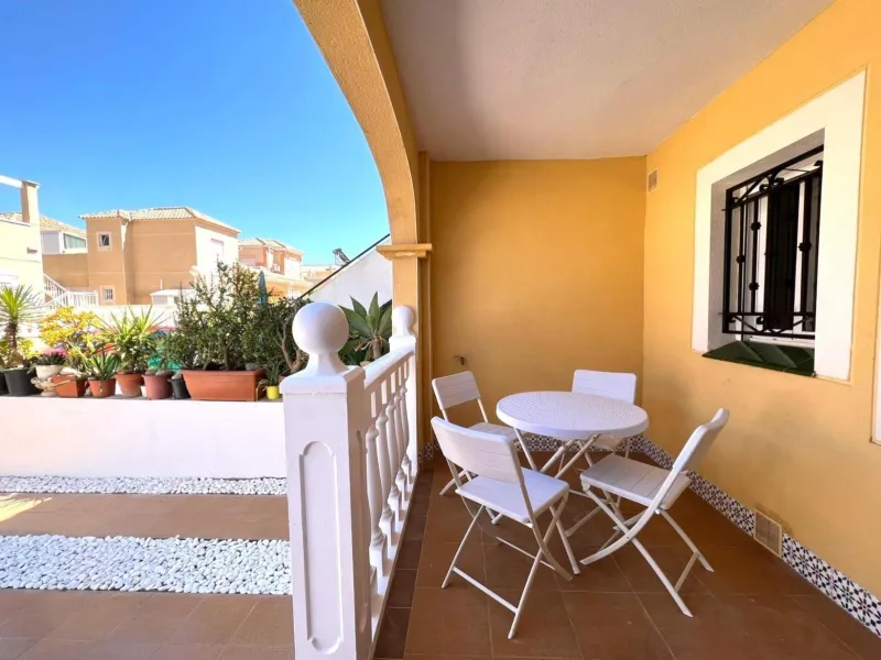 Cozy Semi-Renovated Bungalow in Los Balcones, Torrevieja