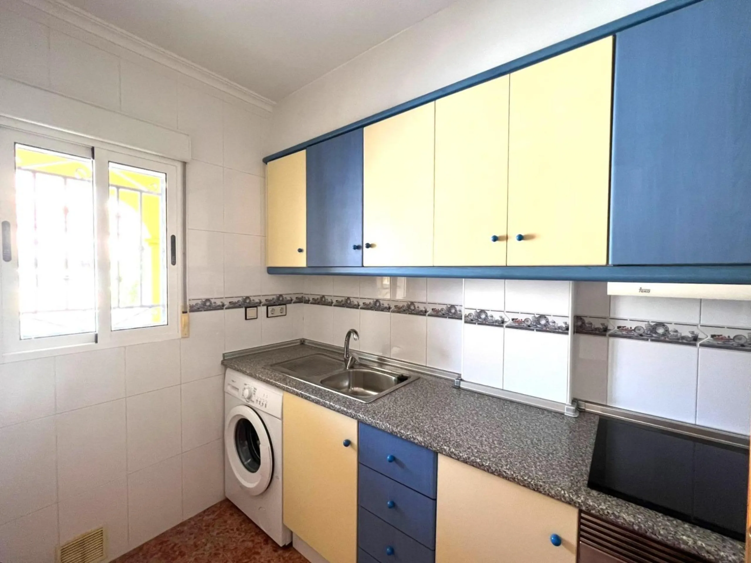 Cozy Semi-Renovated Bungalow in Los Balcones, Torrevieja