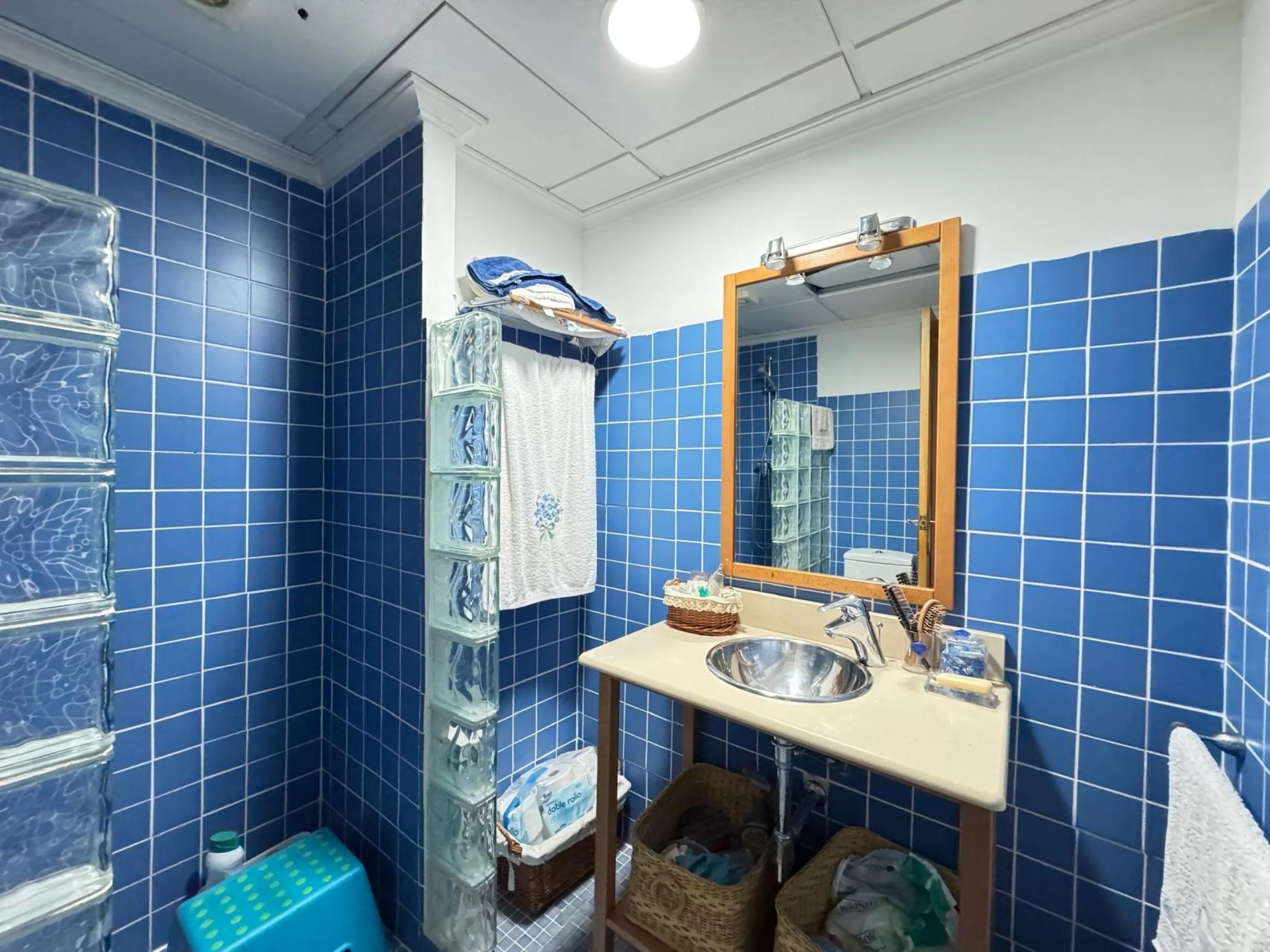 APARTMENT WITH GARAGE + STORAGE INCLUDED. WITH A SURFACE OF 256 M2. 4 BEDROOMS. 3 BATHROOMS. BEACH 350 METERS AWAY.