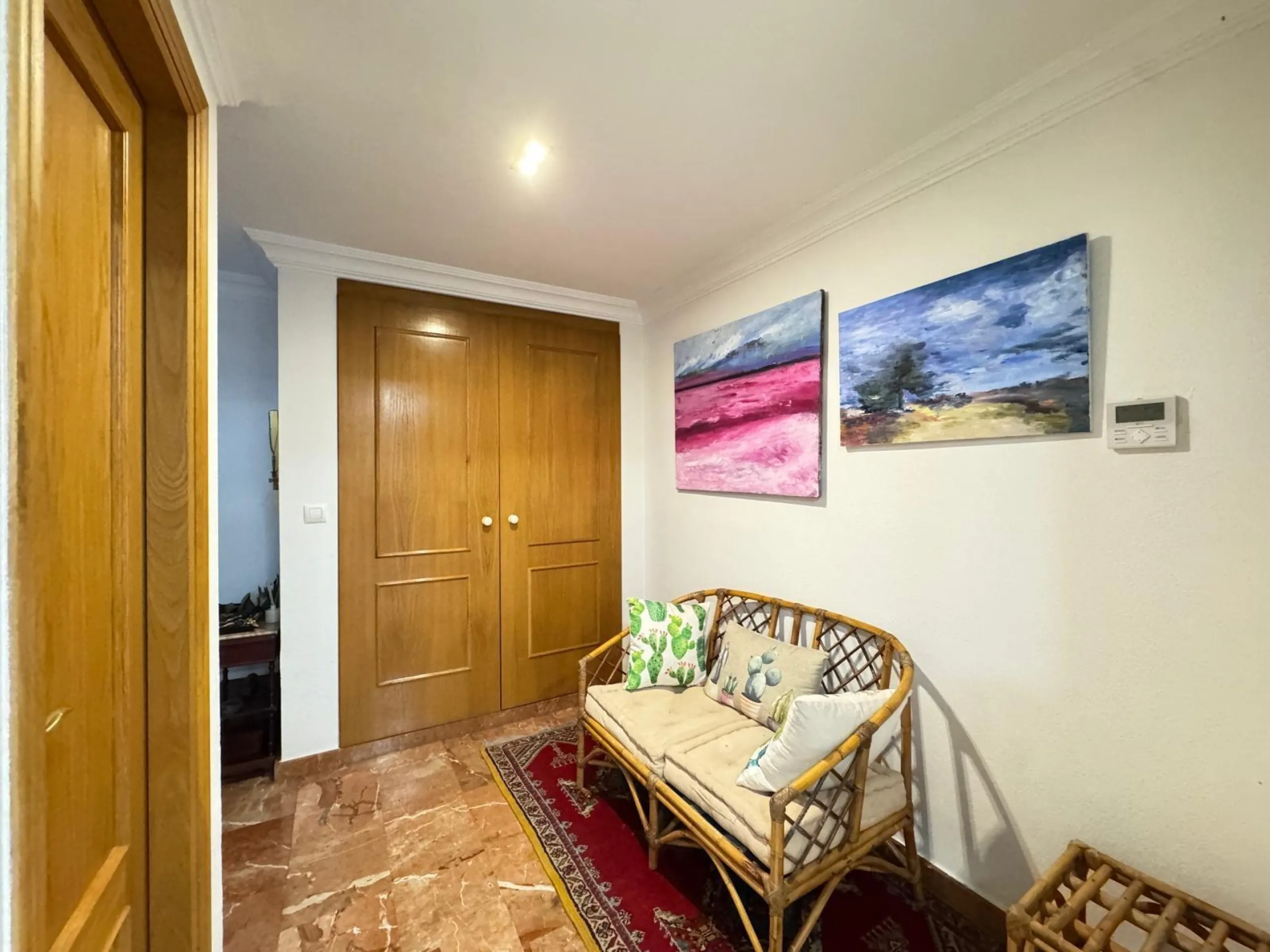 APARTMENT WITH GARAGE + STORAGE INCLUDED. WITH A SURFACE OF 256 M2. 4 BEDROOMS. 3 BATHROOMS. BEACH 350 METERS AWAY.