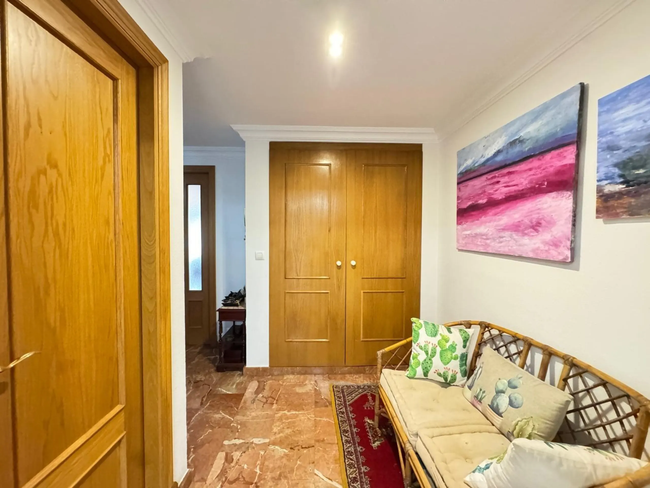 APARTMENT WITH GARAGE + STORAGE INCLUDED. WITH A SURFACE OF 256 M2. 4 BEDROOMS. 3 BATHROOMS. BEACH 350 METERS AWAY.