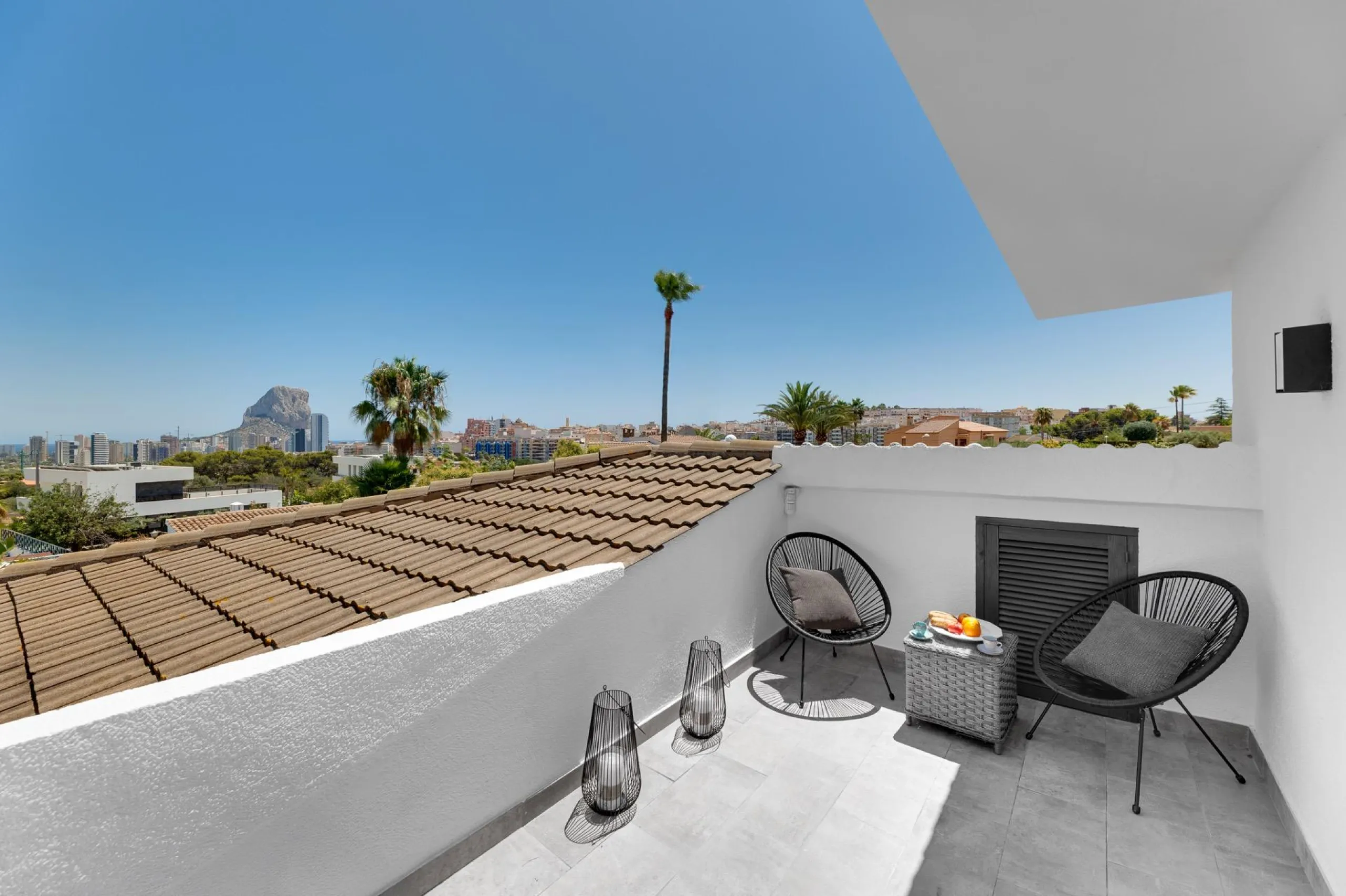 Residencia exclusiva con vistas panorámicas al Peñón de Ifach — Calpe