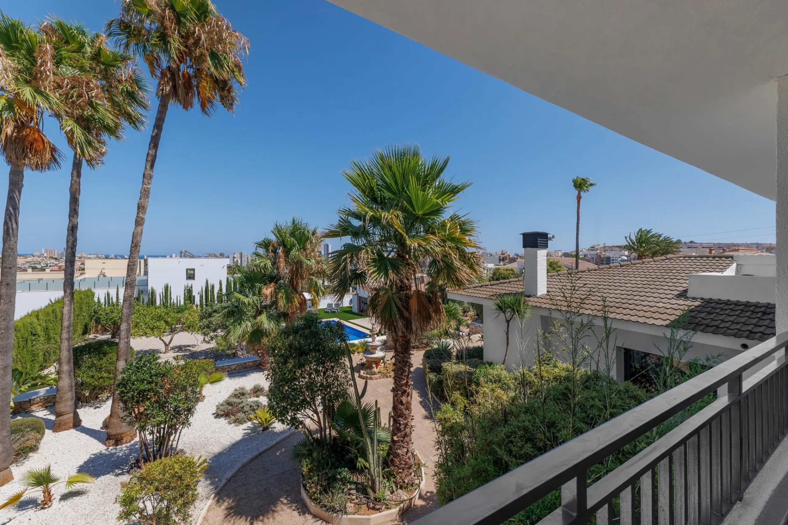 Residencia exclusiva con vistas panorámicas al Peñón de Ifach — Calpe