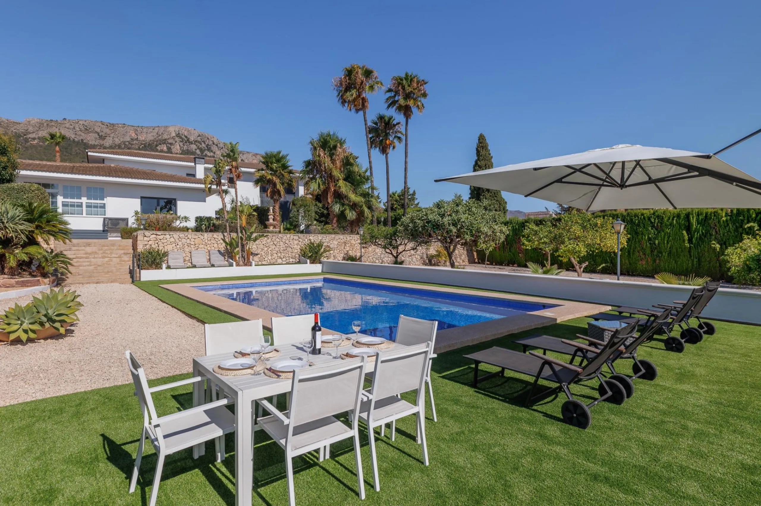 Residencia exclusiva con vistas panorámicas al Peñón de Ifach — Calpe