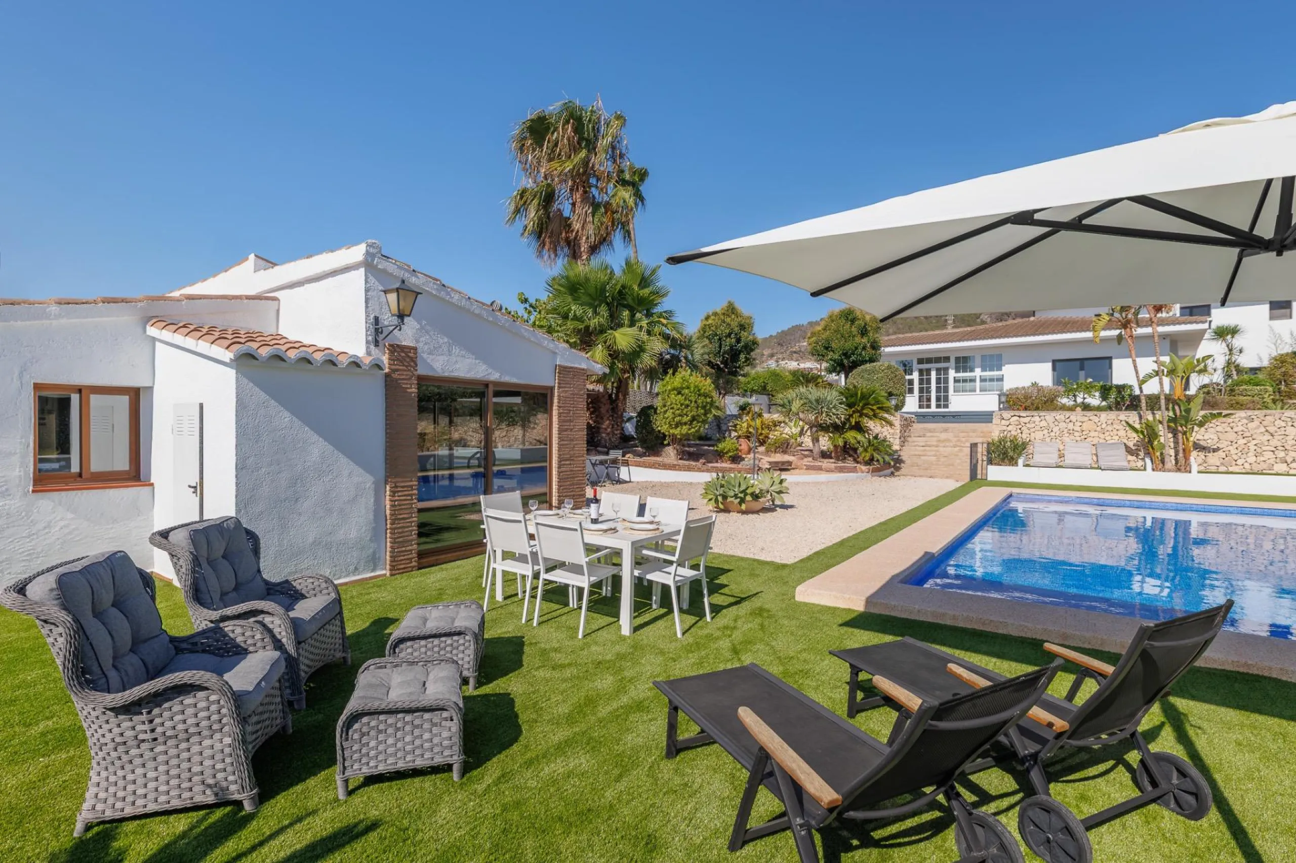 Residencia exclusiva con vistas panorámicas al Peñón de Ifach — Calpe