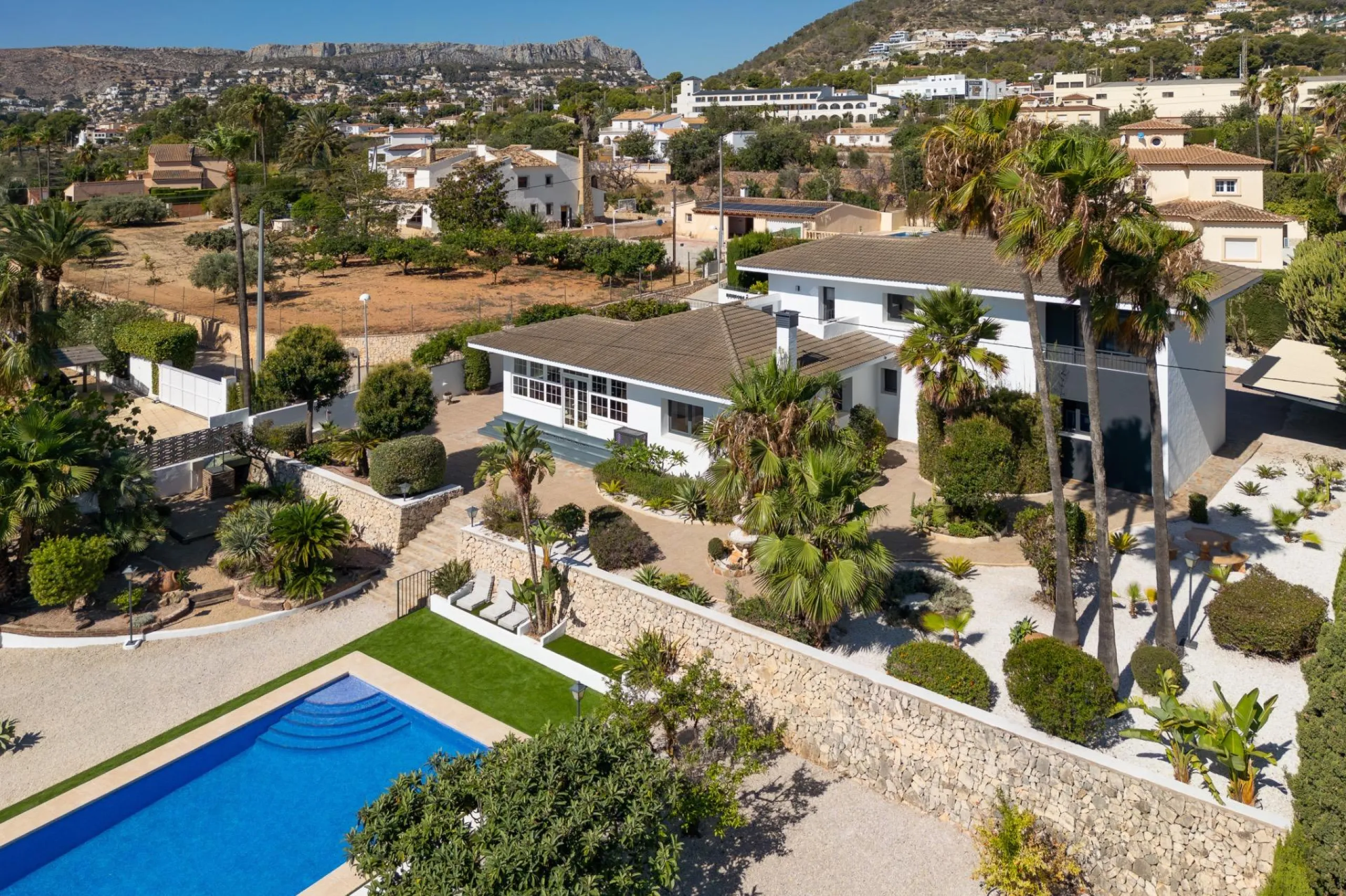 Residencia exclusiva con vistas panorámicas al Peñón de Ifach — Calpe