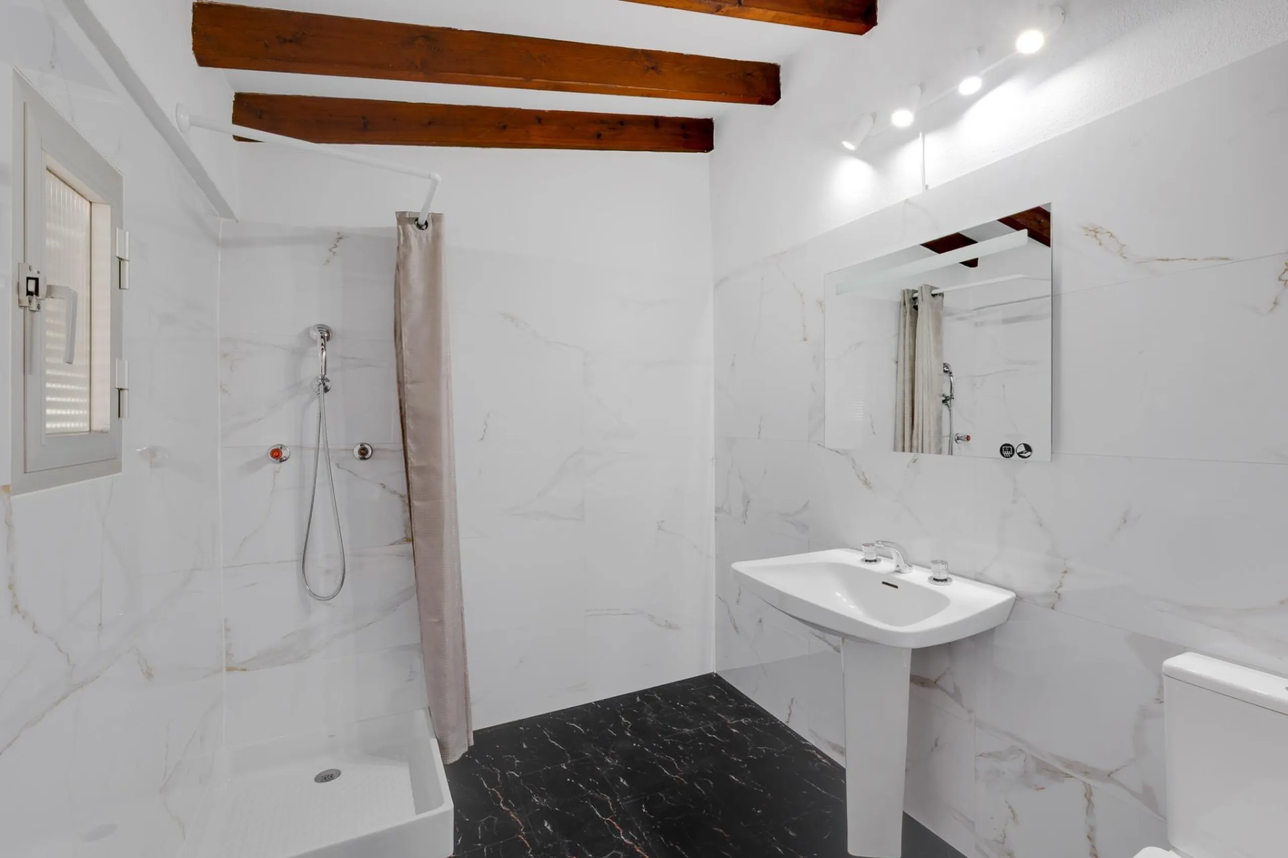 Residencia exclusiva con vistas panorámicas al Peñón de Ifach — Calpe