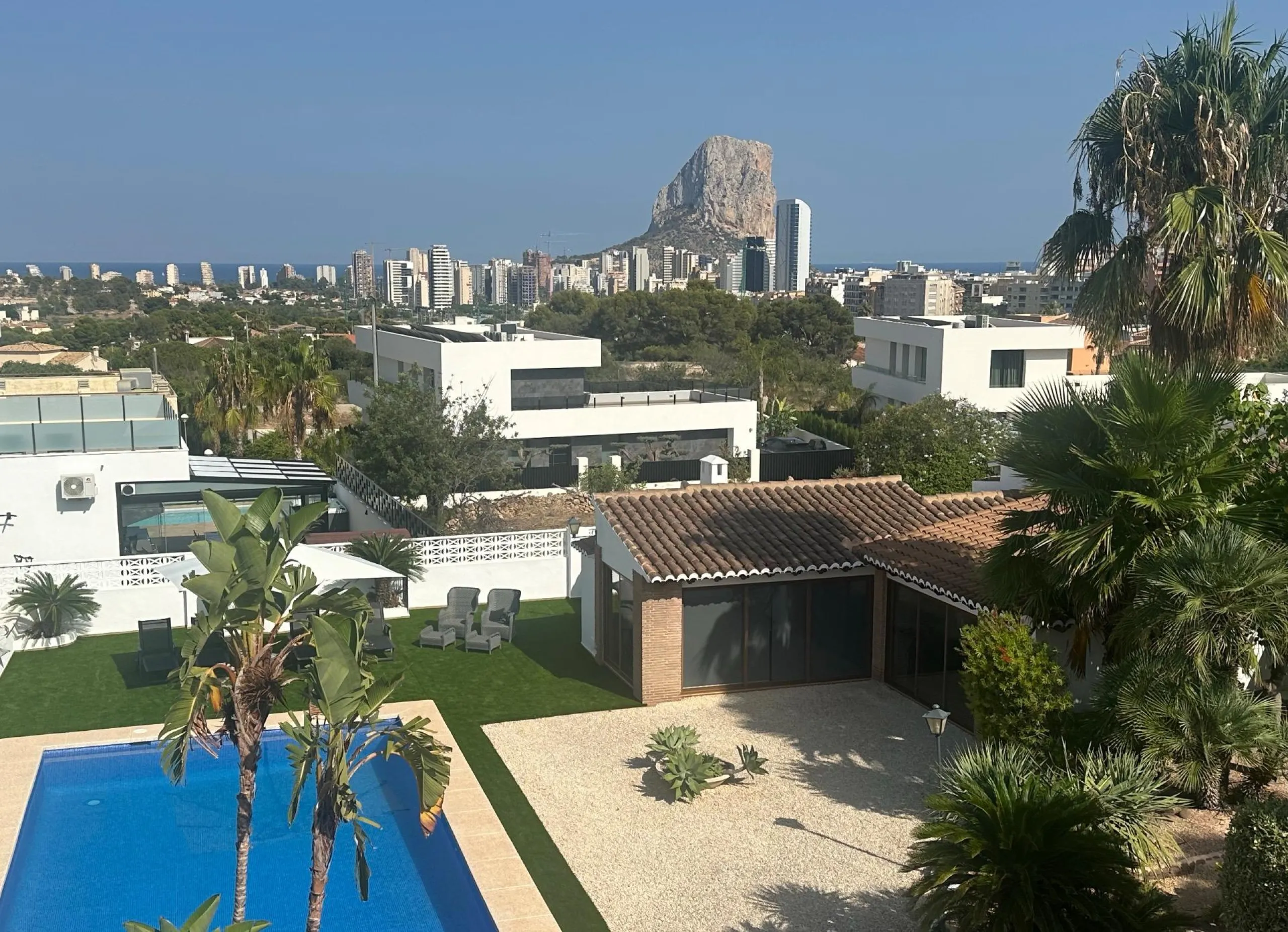 Residencia exclusiva con vistas panorámicas al Peñón de Ifach — Calpe
