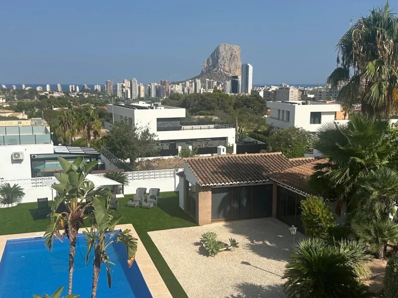 Residencia exclusiva con vistas panorámicas al Peñón de Ifach — Calpe