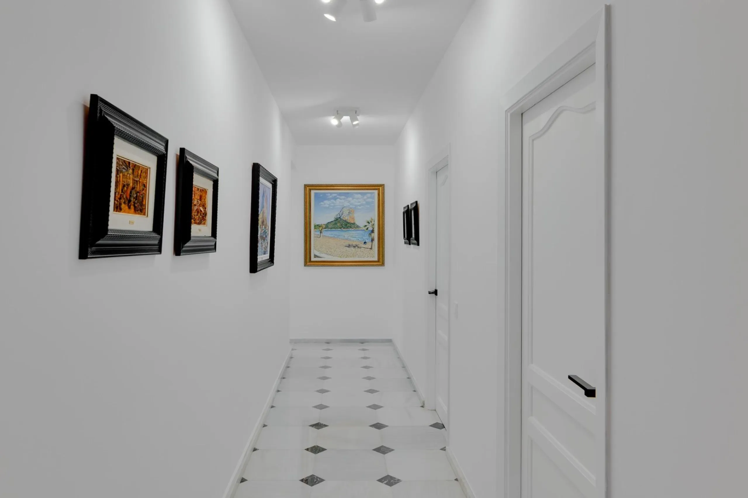 Residencia exclusiva con vistas panorámicas al Peñón de Ifach — Calpe