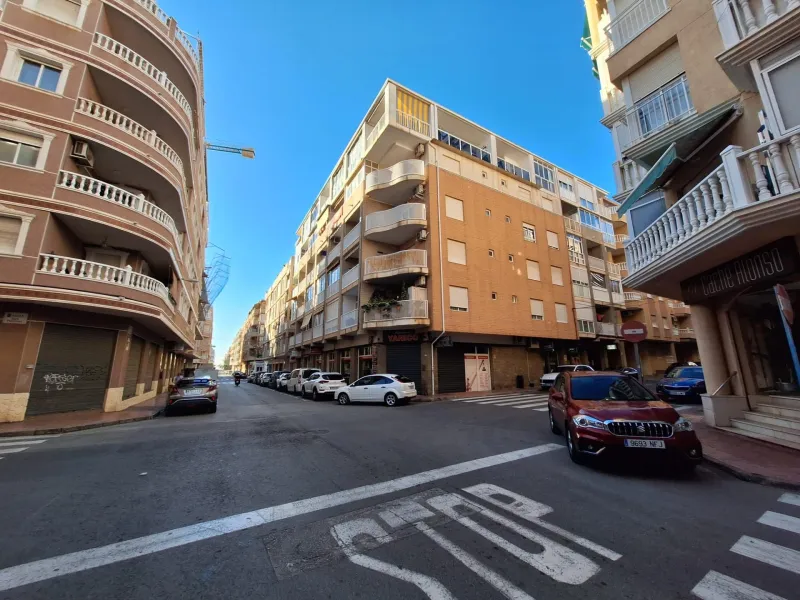 Espectacular Ático Dúplex Reformado en el Corazón de Torrevieja