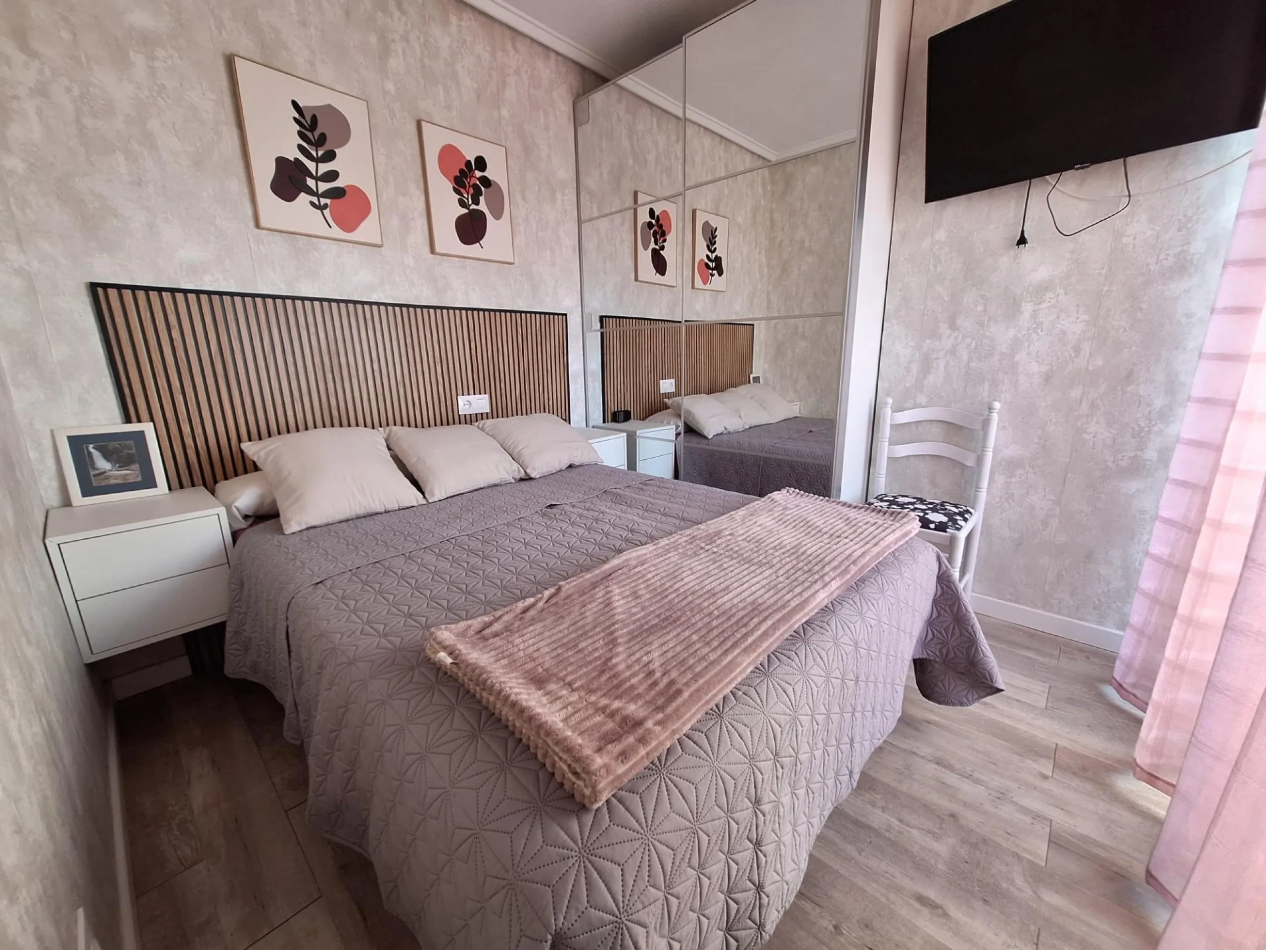 Espectacular Ático Dúplex Reformado en el Corazón de Torrevieja