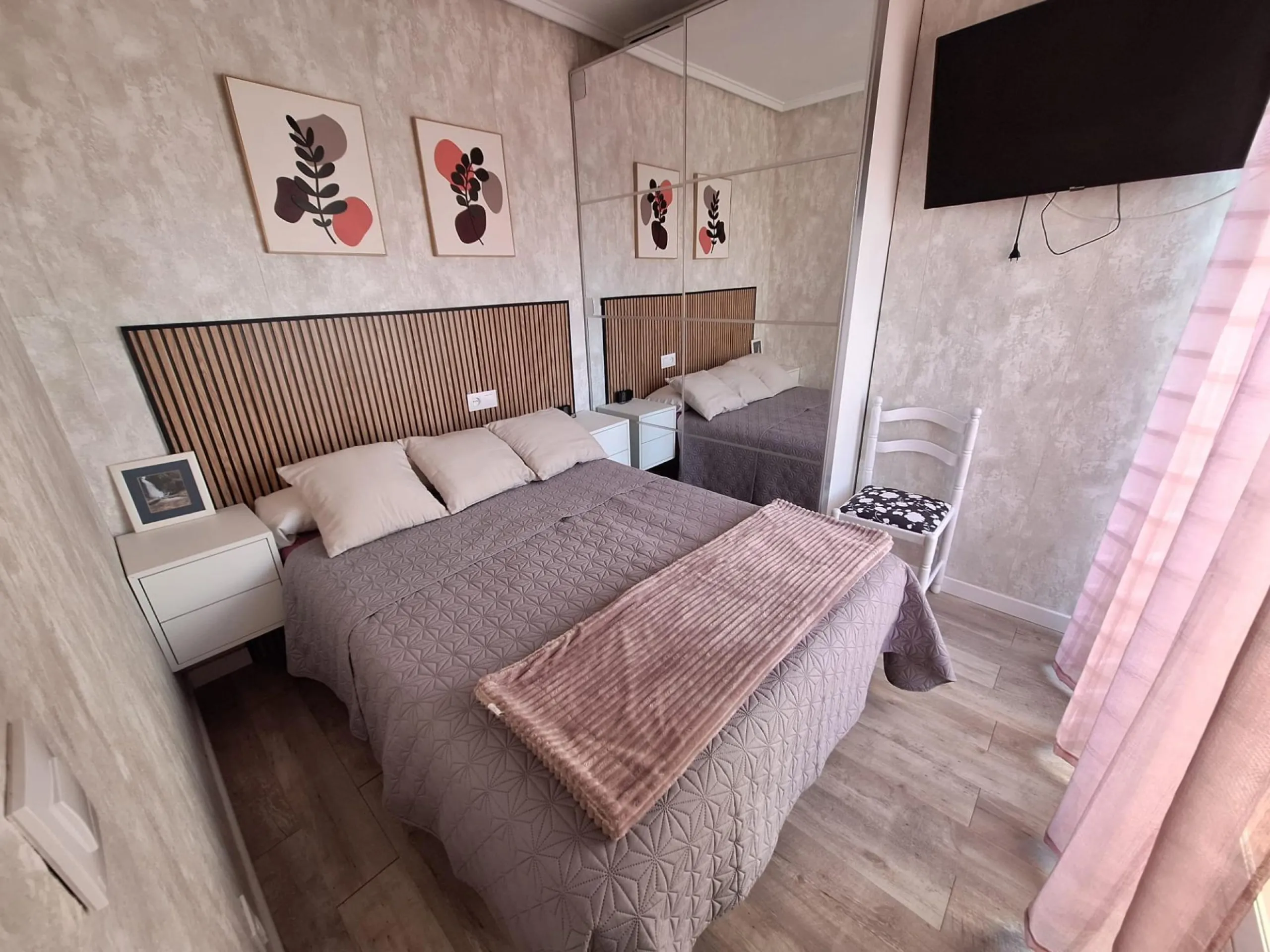 Espectacular Ático Dúplex Reformado en el Corazón de Torrevieja