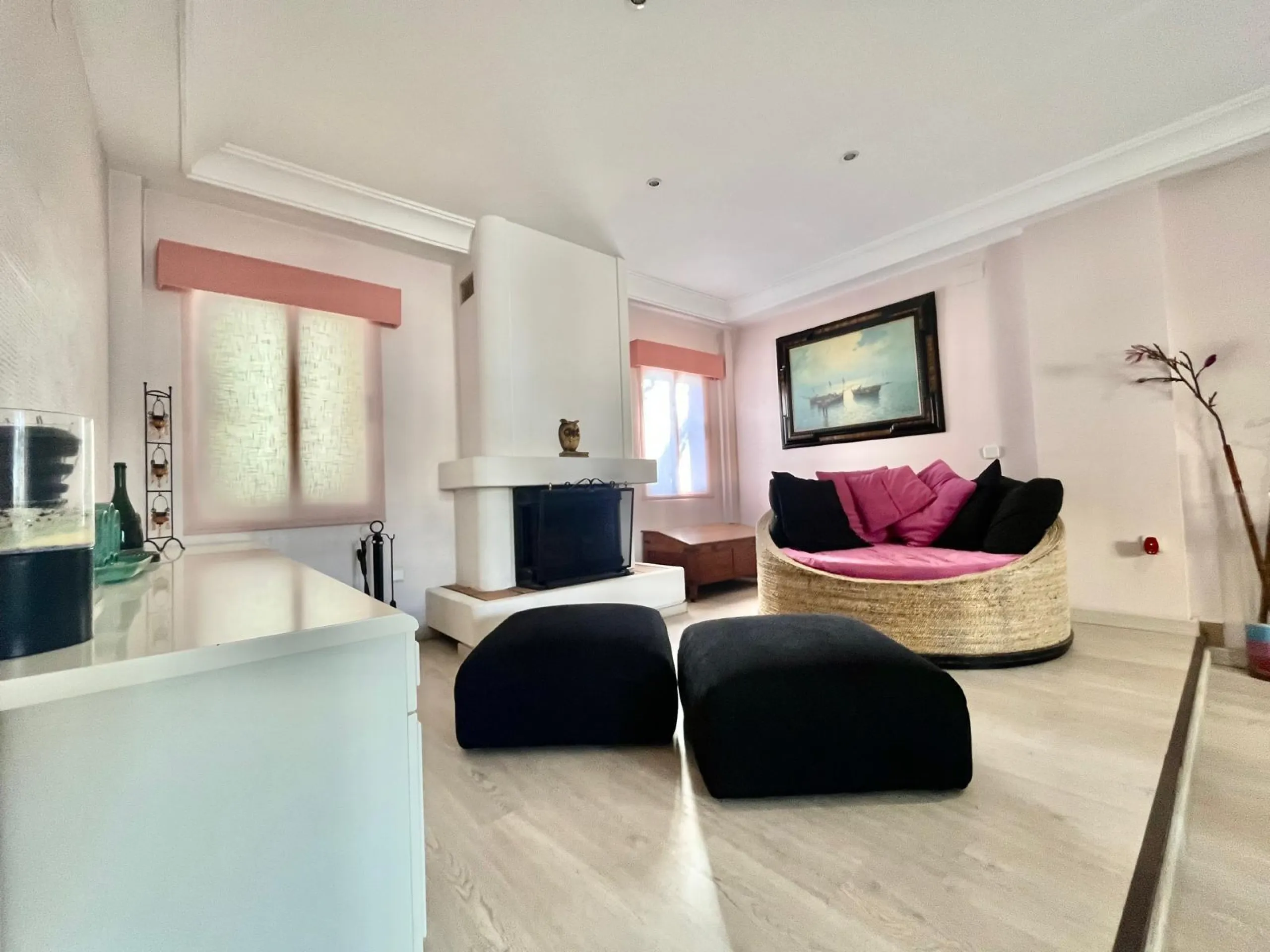 VILLA DE LUJO CON 780 M2 DE PARCELA Y A 100 METROS DE PLAYA LA MATA. 4 DORM. 4 BAÑOS. 291 M2 DE CASA.