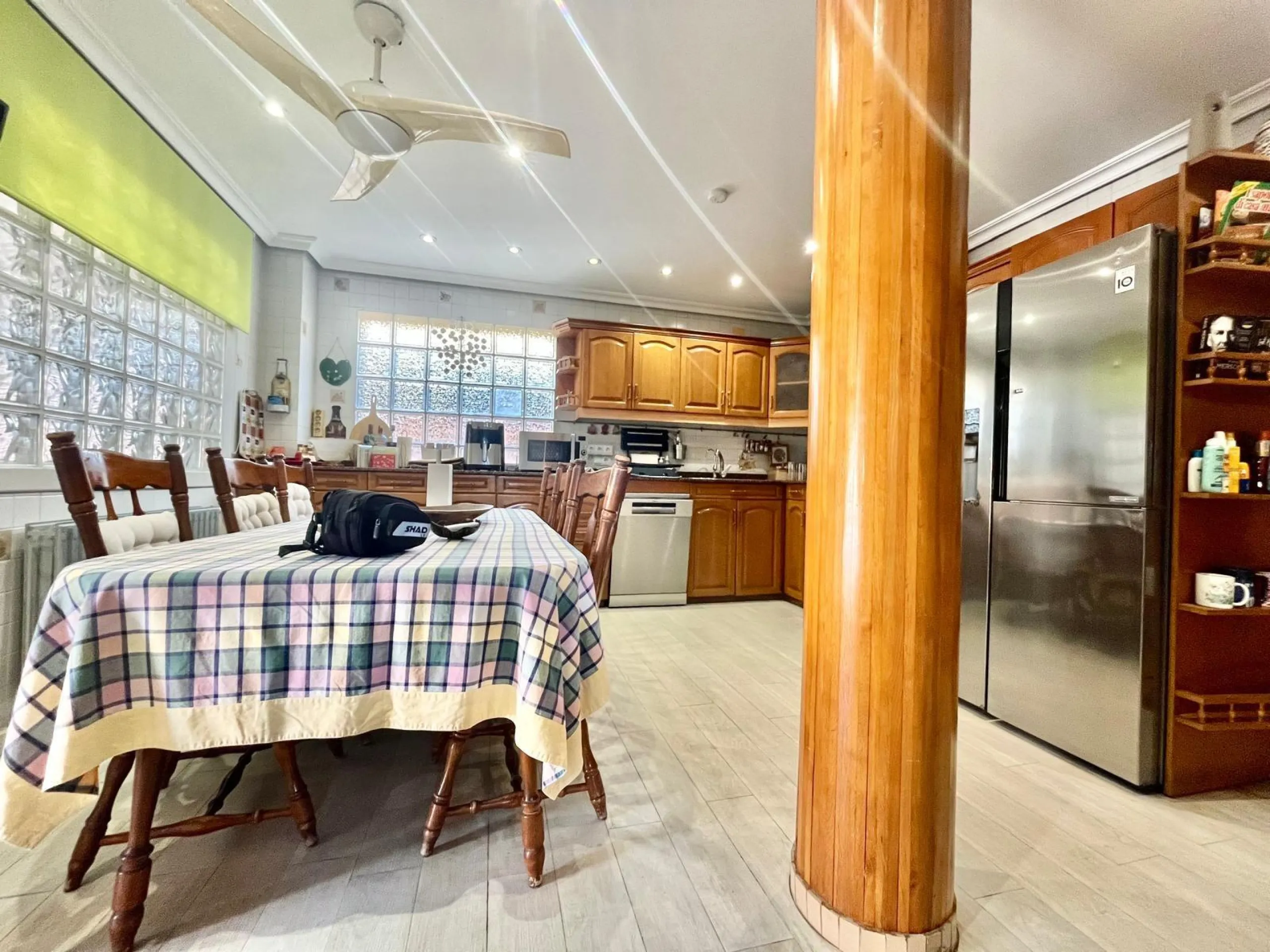 VILLA DE LUJO CON 780 M2 DE PARCELA Y A 100 METROS DE PLAYA LA MATA. 4 DORM. 4 BAÑOS. 291 M2 DE CASA.