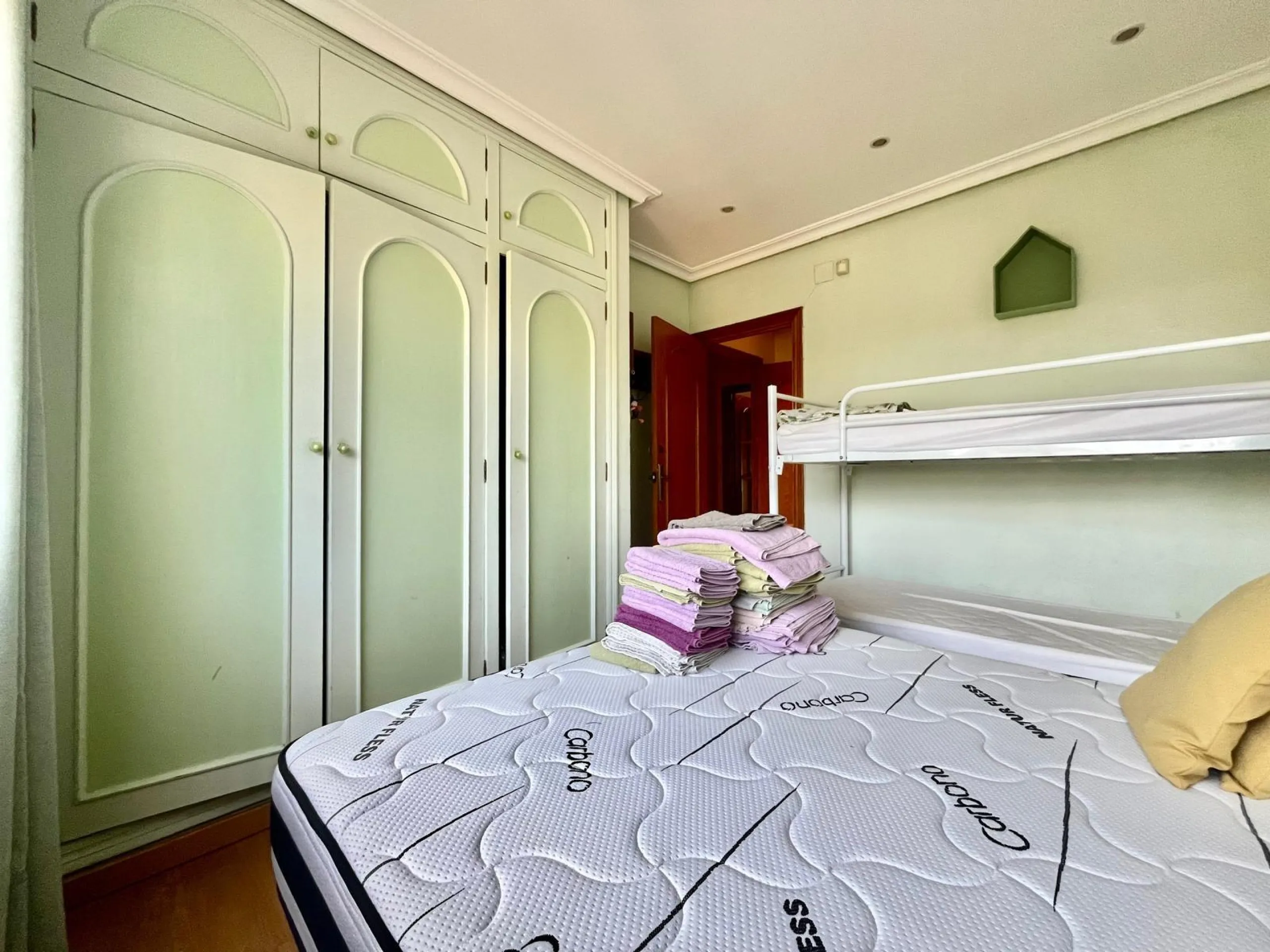 VILLA DE LUJO CON 780 M2 DE PARCELA Y A 100 METROS DE PLAYA LA MATA. 4 DORM. 4 BAÑOS. 291 M2 DE CASA.