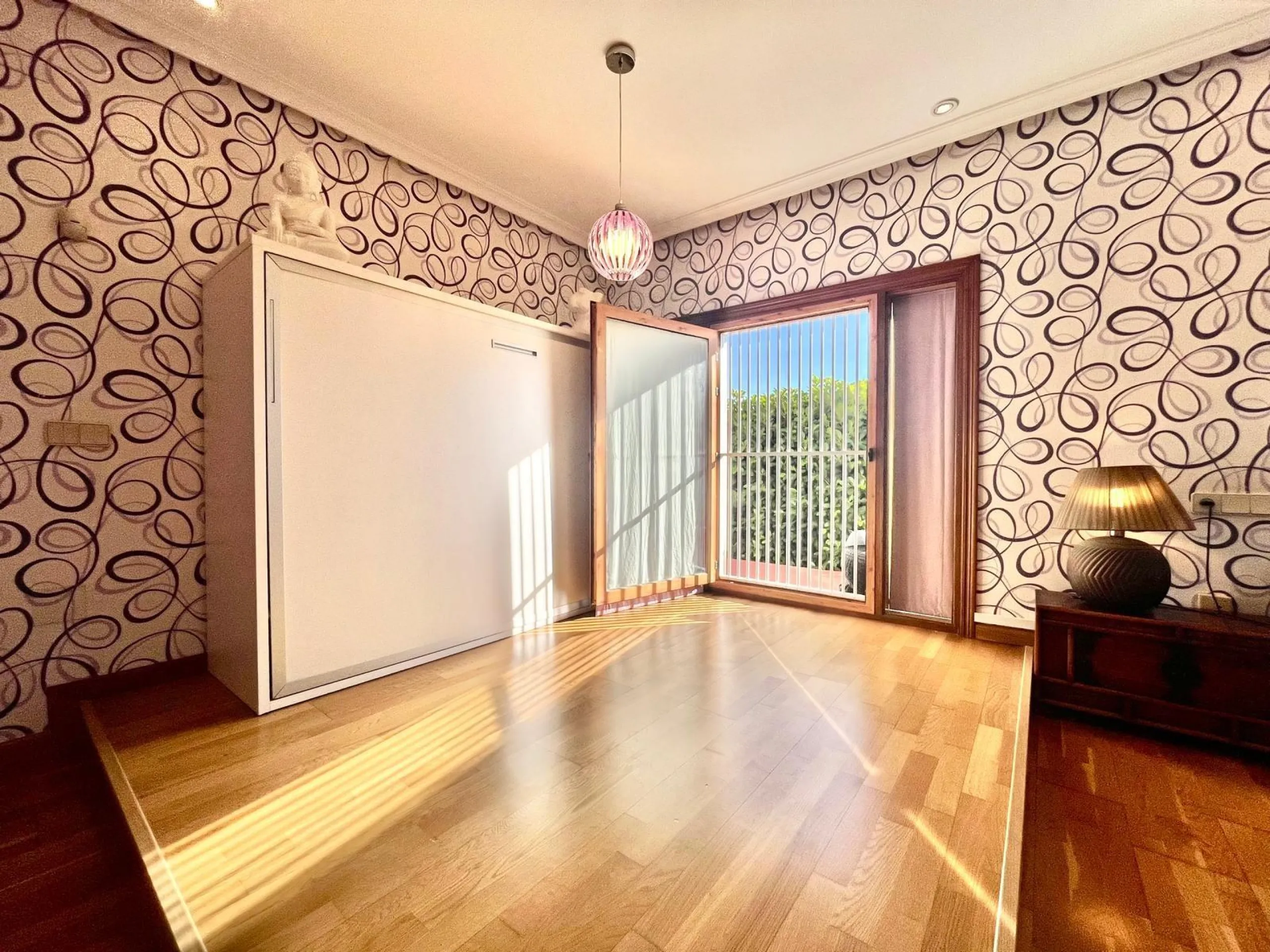 VILLA DE LUJO CON 780 M2 DE PARCELA Y A 100 METROS DE PLAYA LA MATA. 4 DORM. 4 BAÑOS. 291 M2 DE CASA.