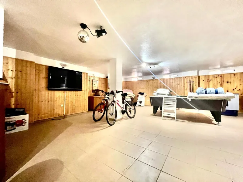 VILLA DE LUJO CON 780 M2 DE PARCELA Y A 100 METROS DE PLAYA LA MATA. 4 DORM. 4 BAÑOS. 291 M2 DE CASA.