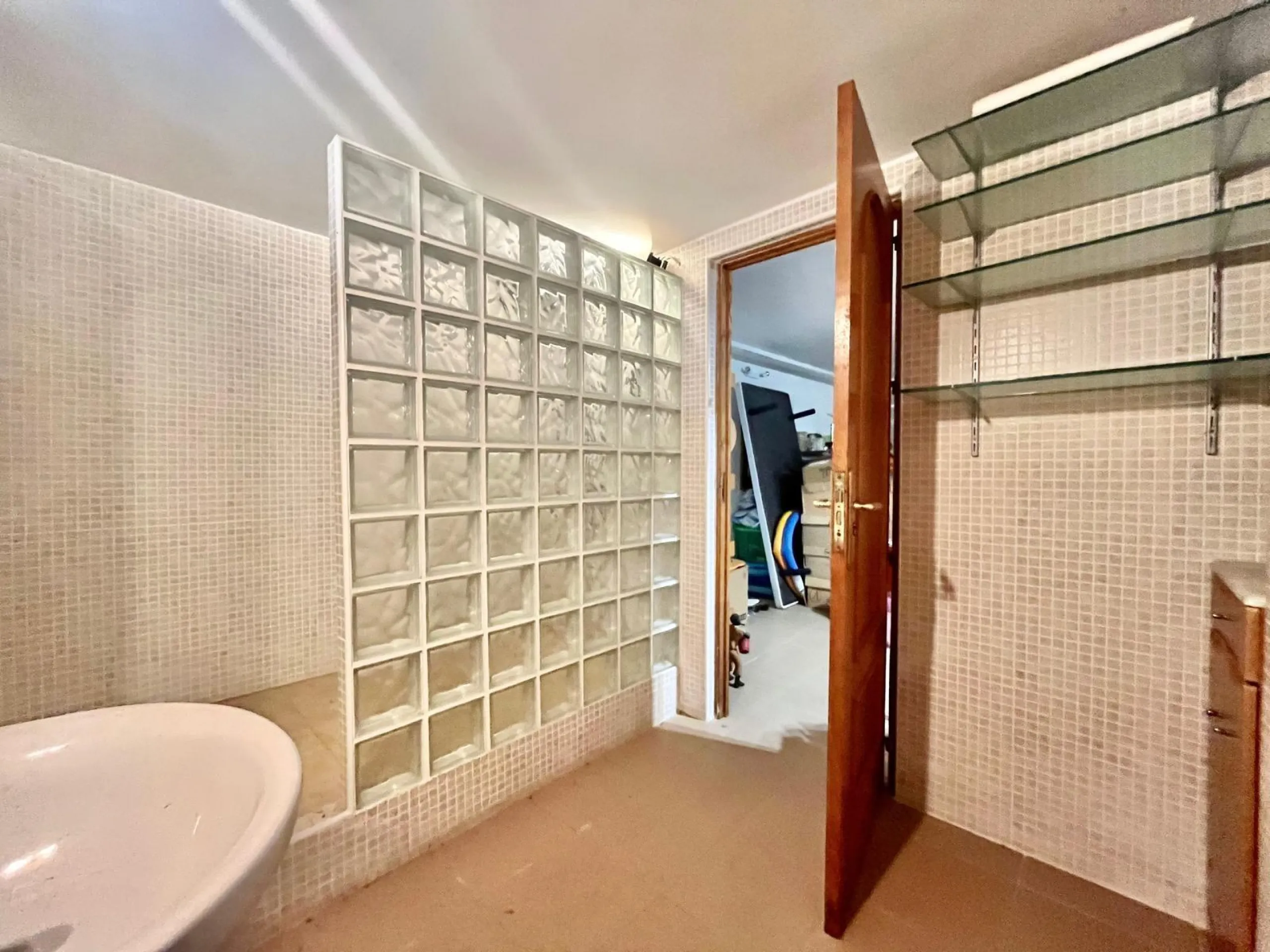 VILLA DE LUJO CON 780 M2 DE PARCELA Y A 100 METROS DE PLAYA LA MATA. 4 DORM. 4 BAÑOS. 291 M2 DE CASA.