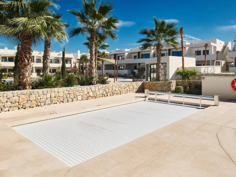 ¡Descubre tu paraíso en La Veleta, Torrevieja! 🌊🏡