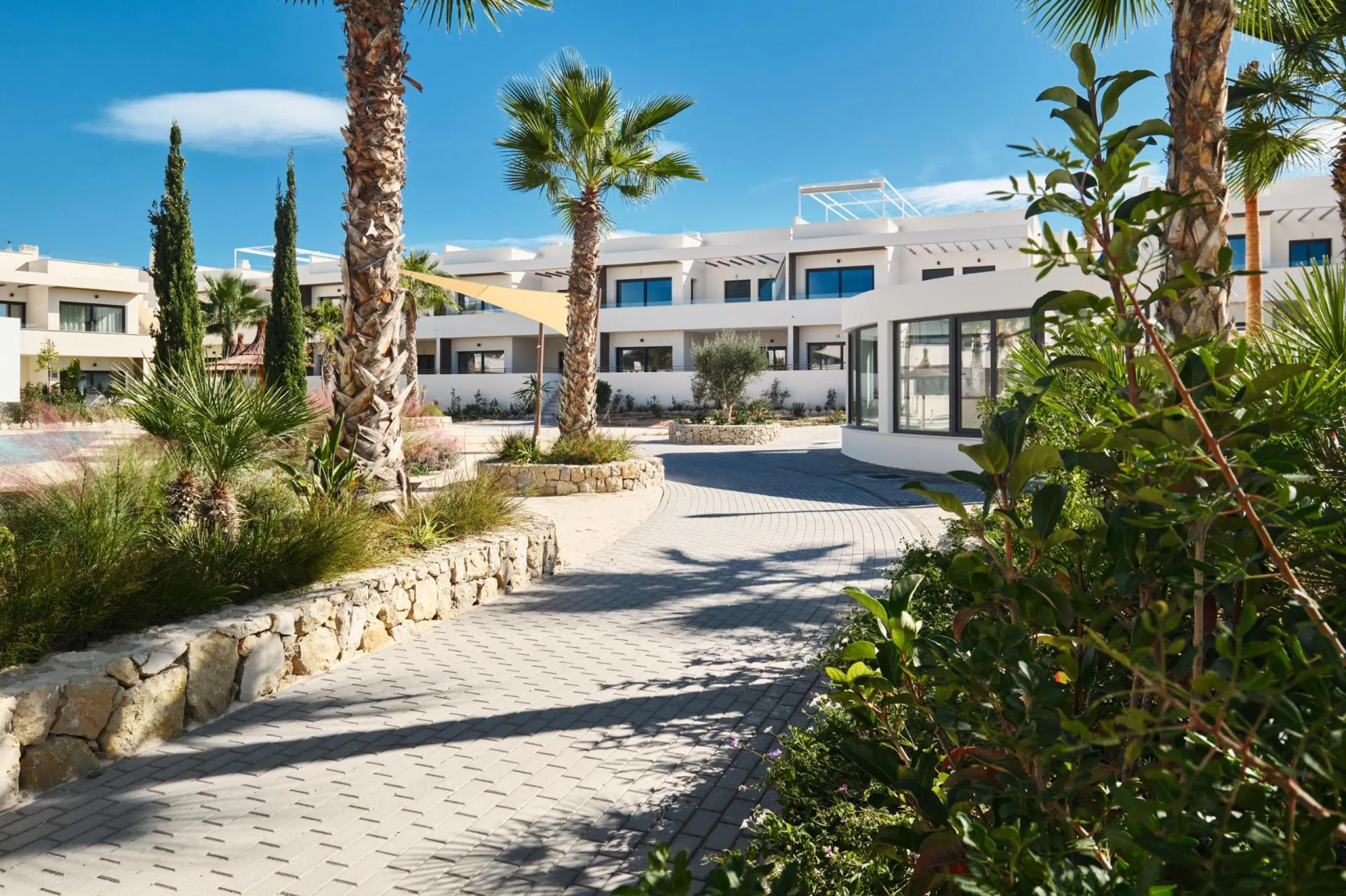 ¡Descubre tu paraíso en La Veleta, Torrevieja! 🌊🏡