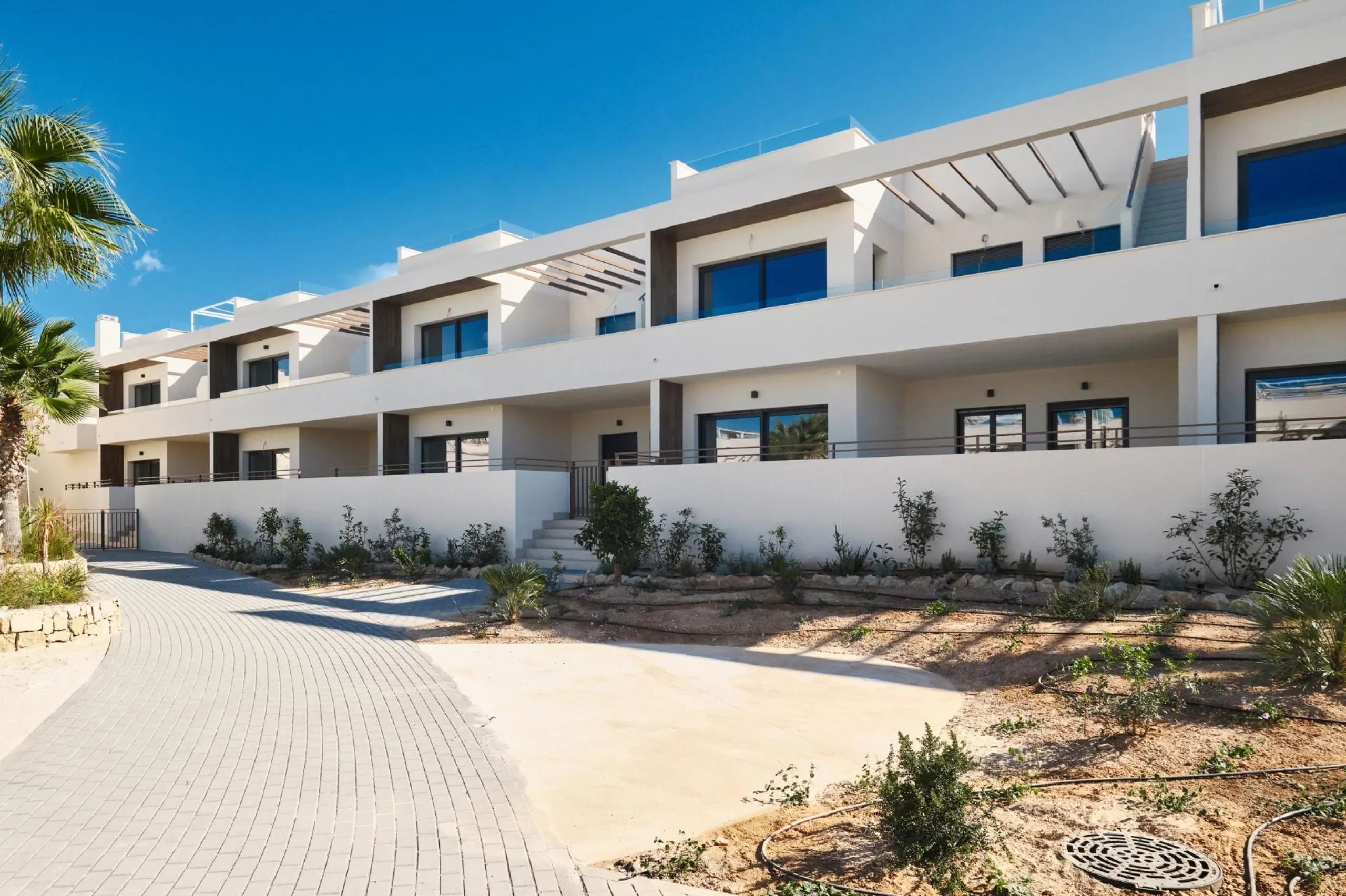 ¡Descubre tu paraíso en La Veleta, Torrevieja! 🌊🏡