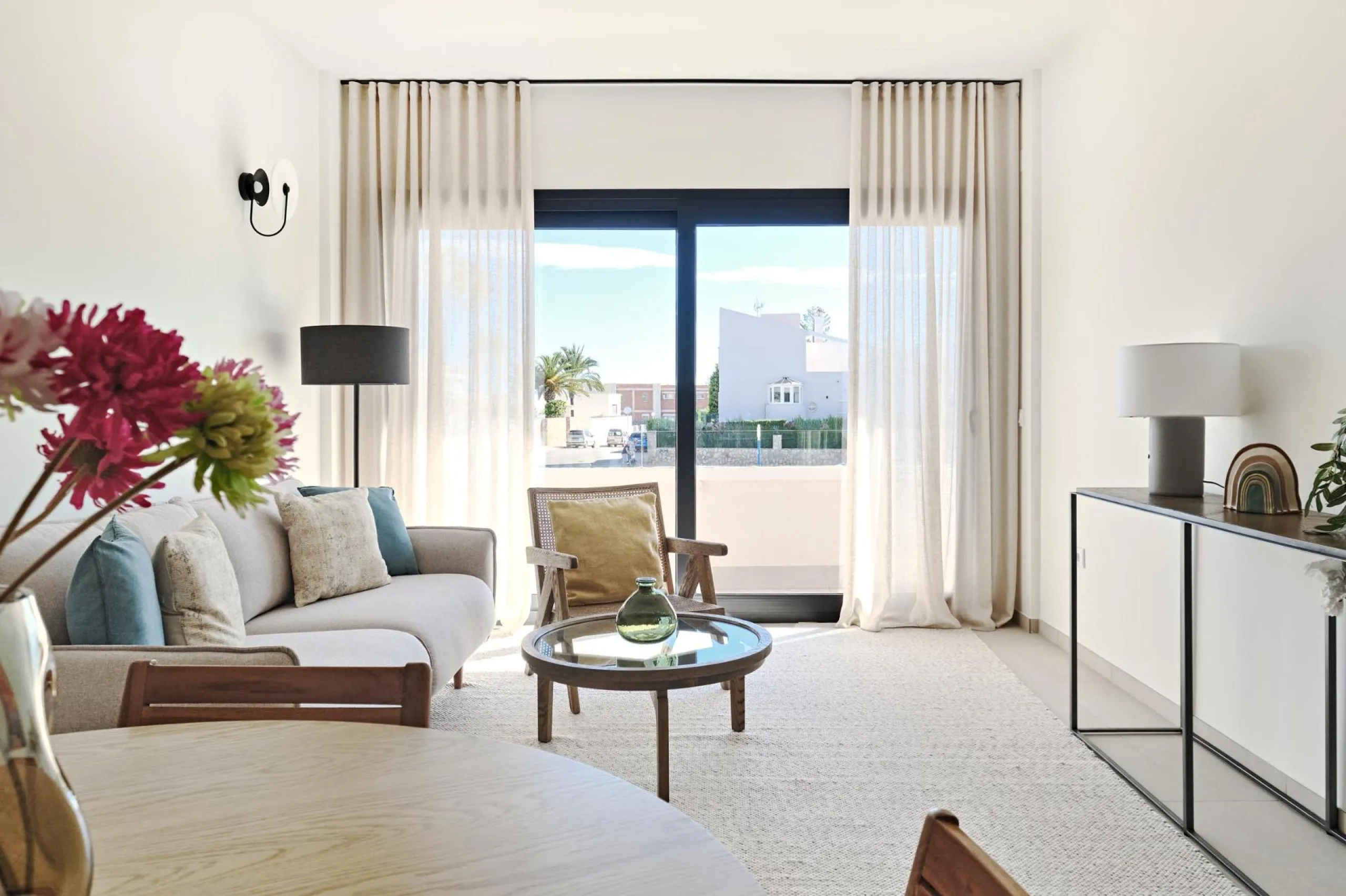 ¡Descubre tu paraíso en La Veleta, Torrevieja! 🌊🏡