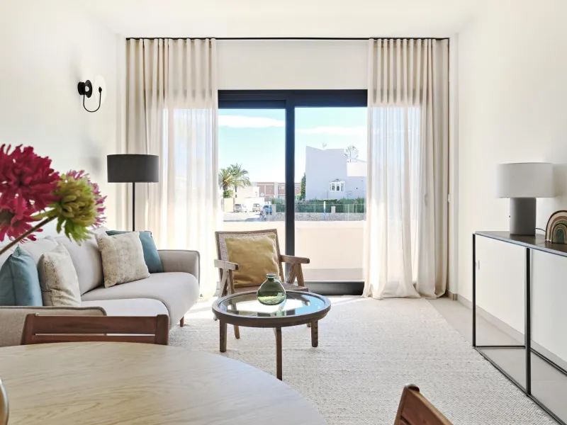 ¡Descubre tu paraíso en La Veleta, Torrevieja! 🌊🏡