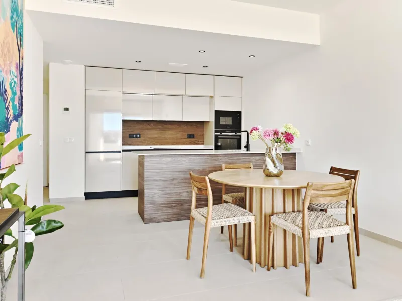 ¡Descubre tu paraíso en La Veleta, Torrevieja! 🌊🏡
