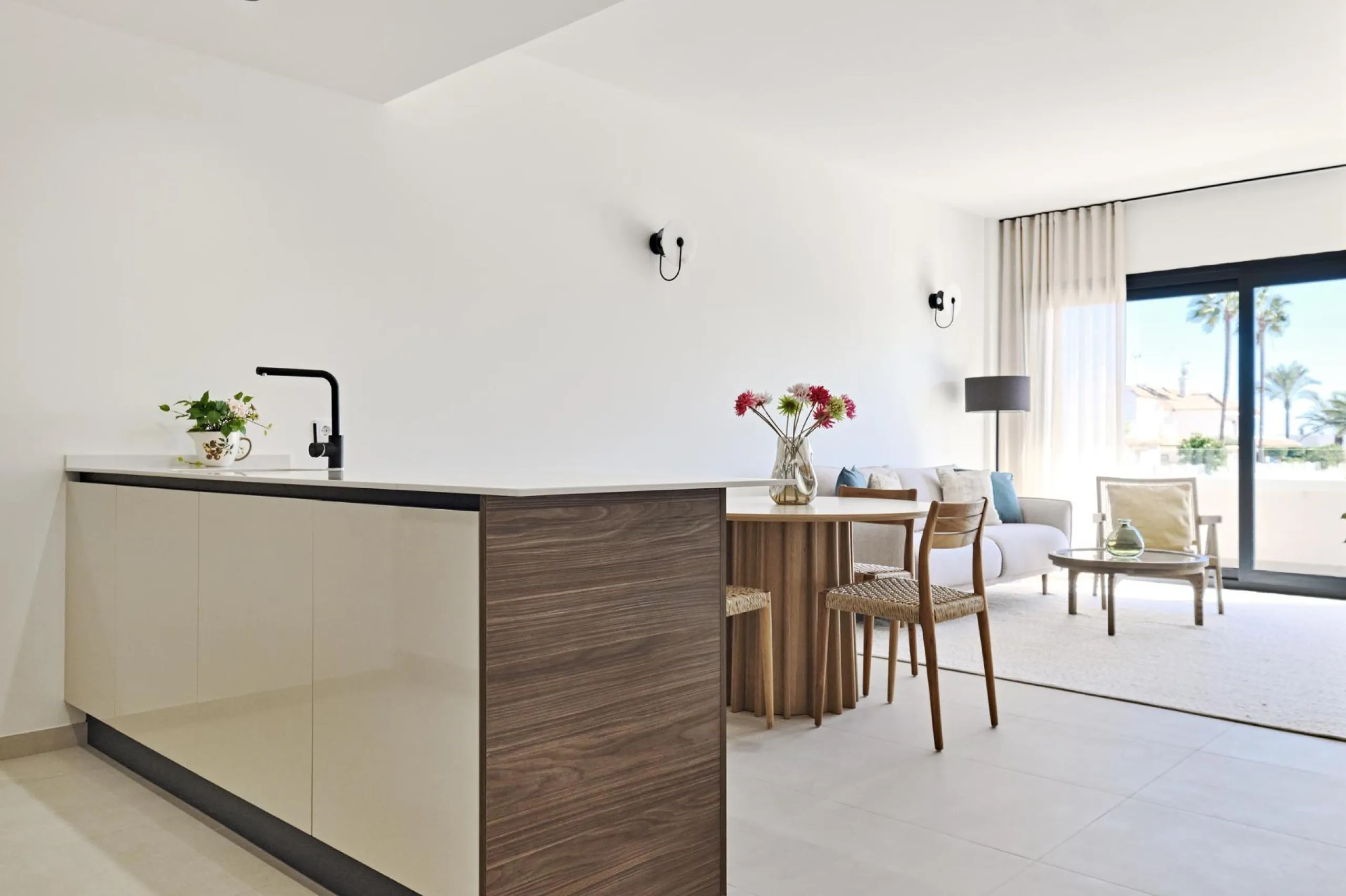 ¡Descubre tu paraíso en La Veleta, Torrevieja! 🌊🏡