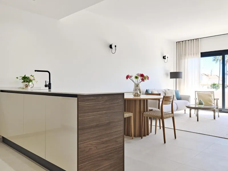 ¡Descubre tu paraíso en La Veleta, Torrevieja! 🌊🏡