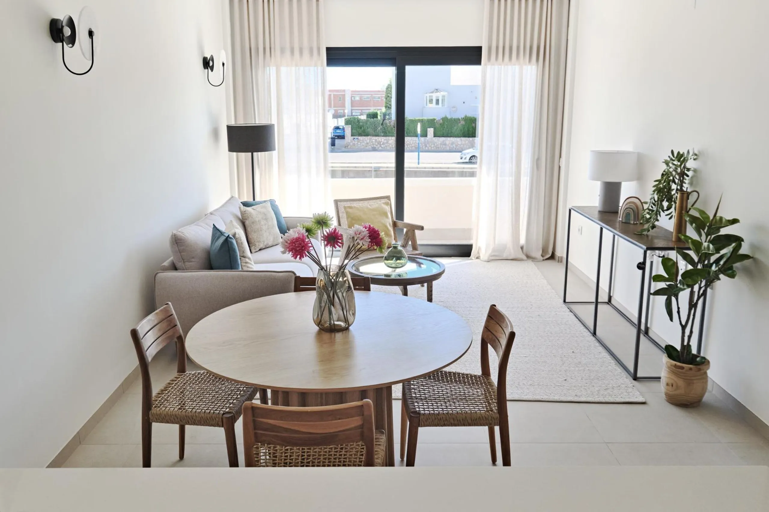 ¡Descubre tu paraíso en La Veleta, Torrevieja! 🌊🏡