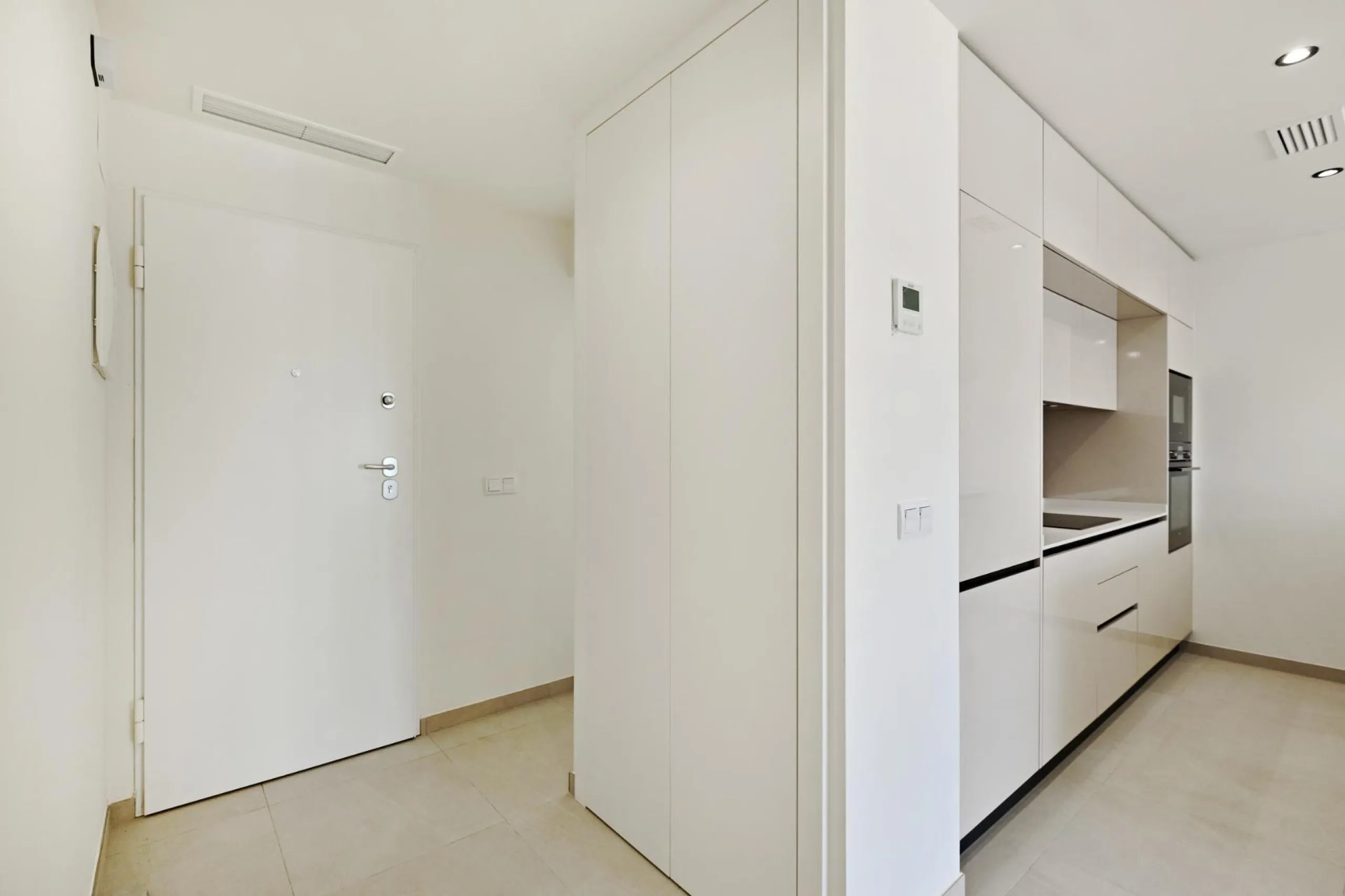 ¡Descubre tu paraíso en La Veleta, Torrevieja! 🌊🏡