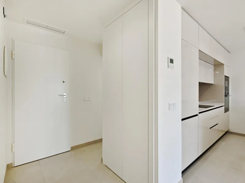 ¡Descubre tu paraíso en La Veleta, Torrevieja! 🌊🏡